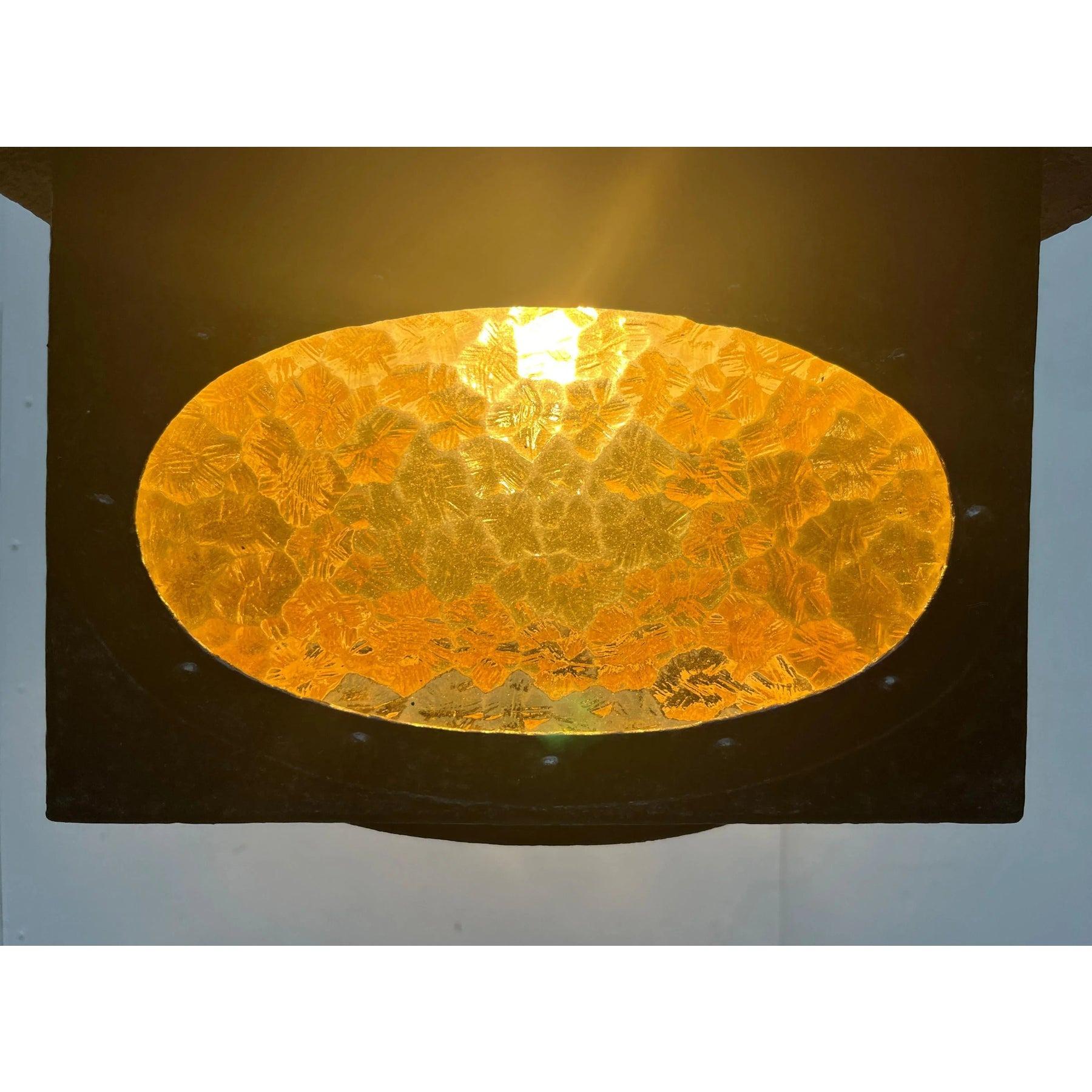 Lanterne en fer forgé du mouvement Arts & Crafts avec verre jaune en vente 4