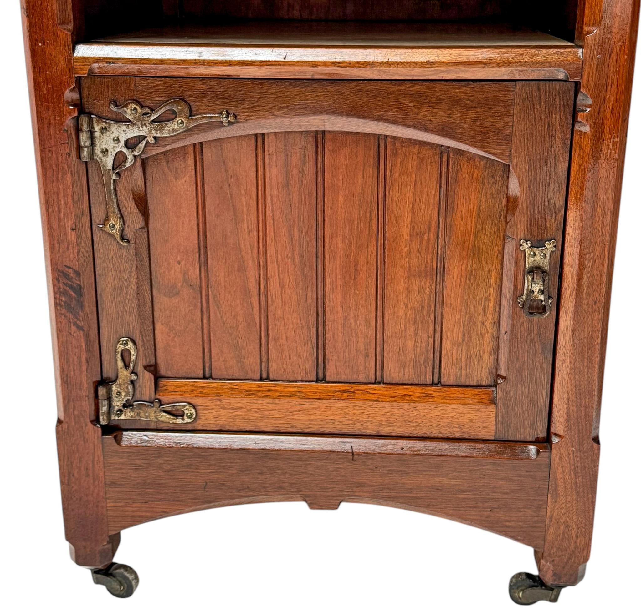 Mesillas de noche Arts & Crafts de Gustave Serrurier-Bovy, 1900 en venta 4