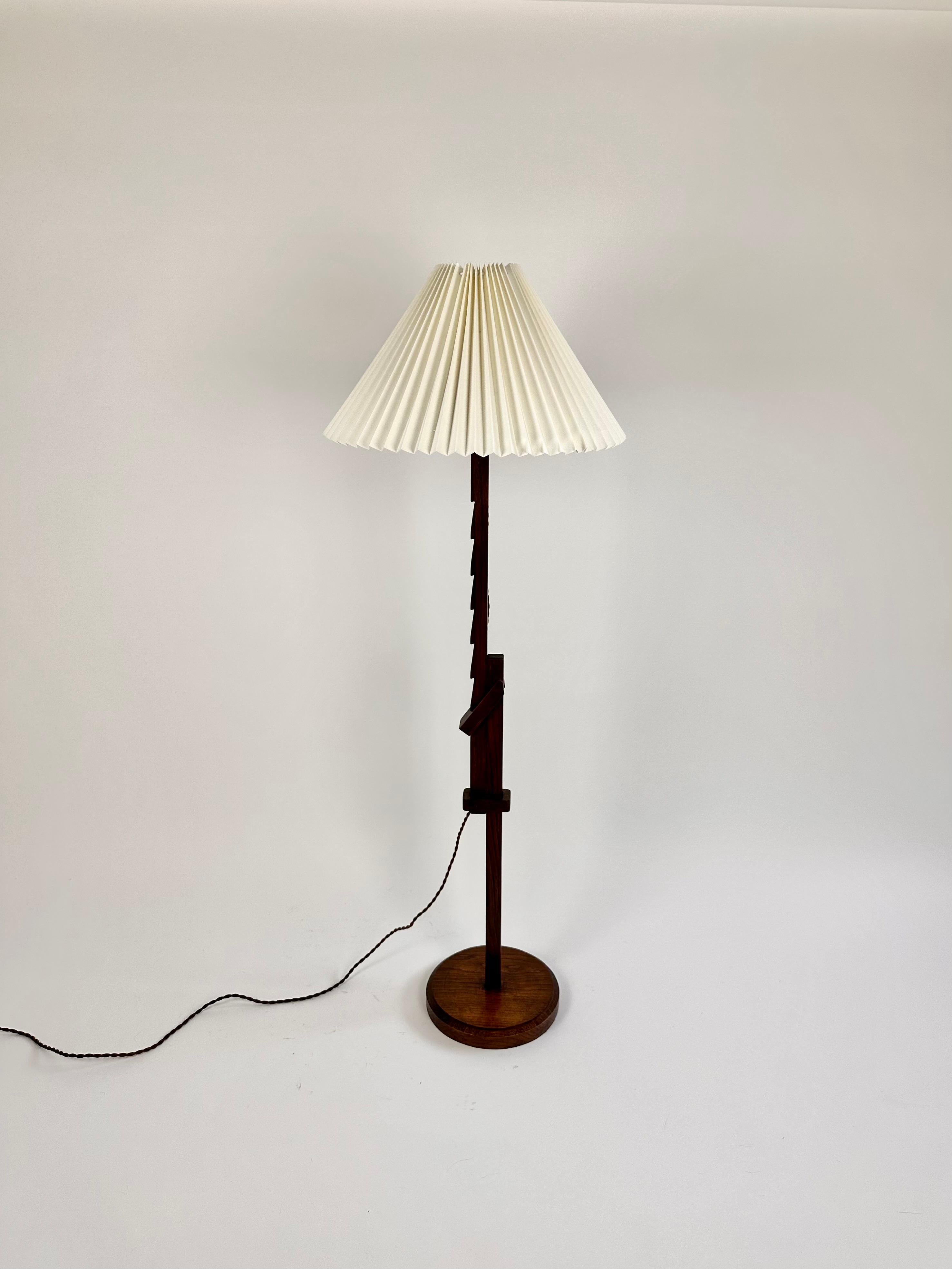 ratcheting lamp