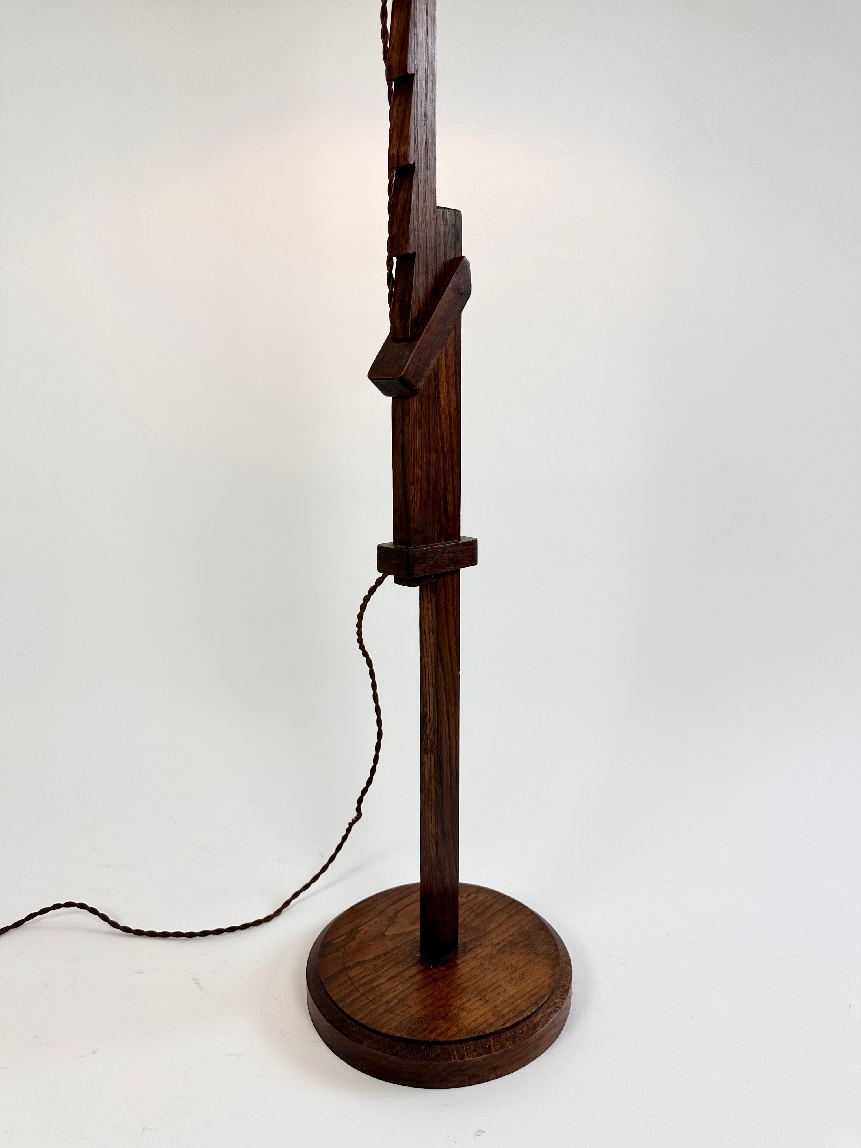 Art Deco Arts & Crafts oak adjustable ratchet floor lamp, France c. 1930s In Good Condition In Bristol, GB