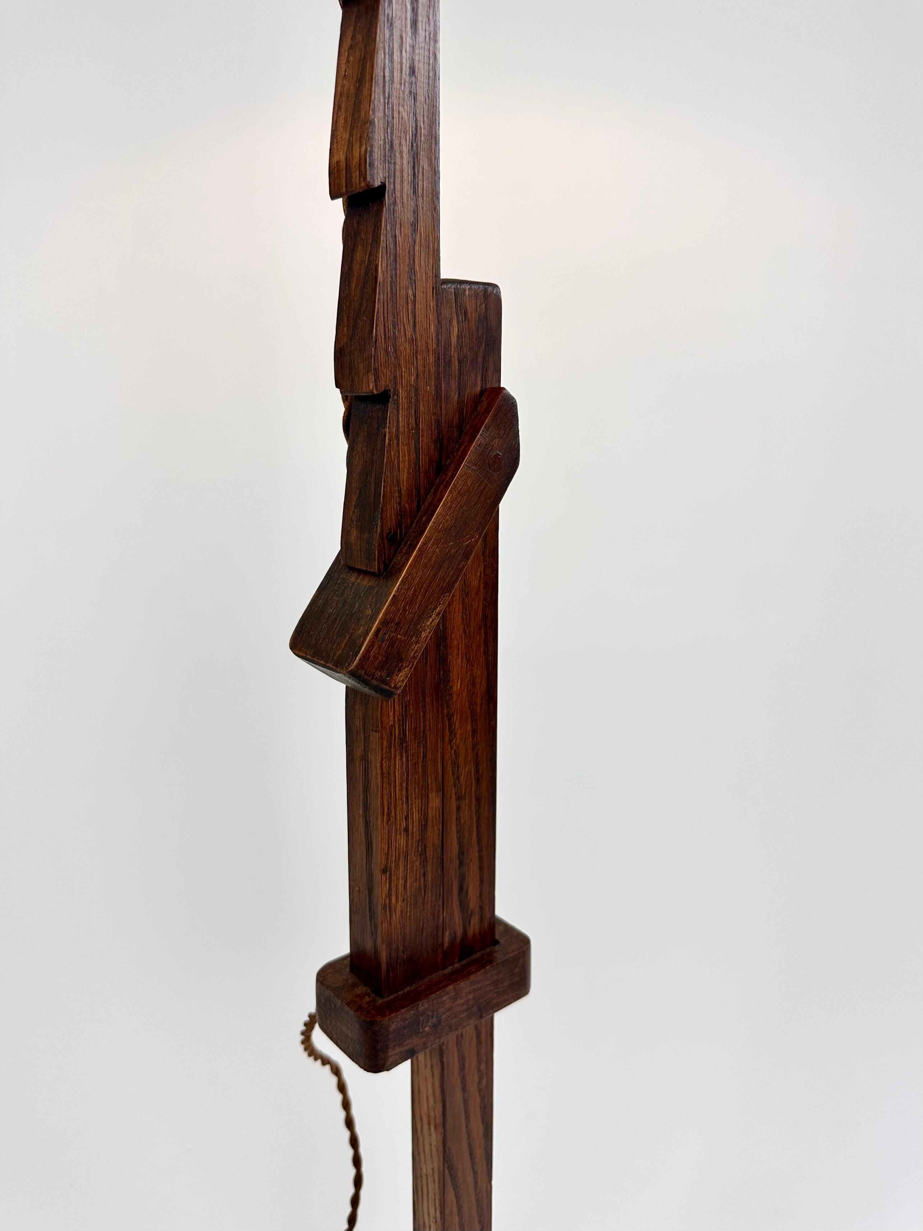 Mid-20th Century Art Deco Arts & Crafts oak adjustable ratchet floor lamp, France c. 1930s