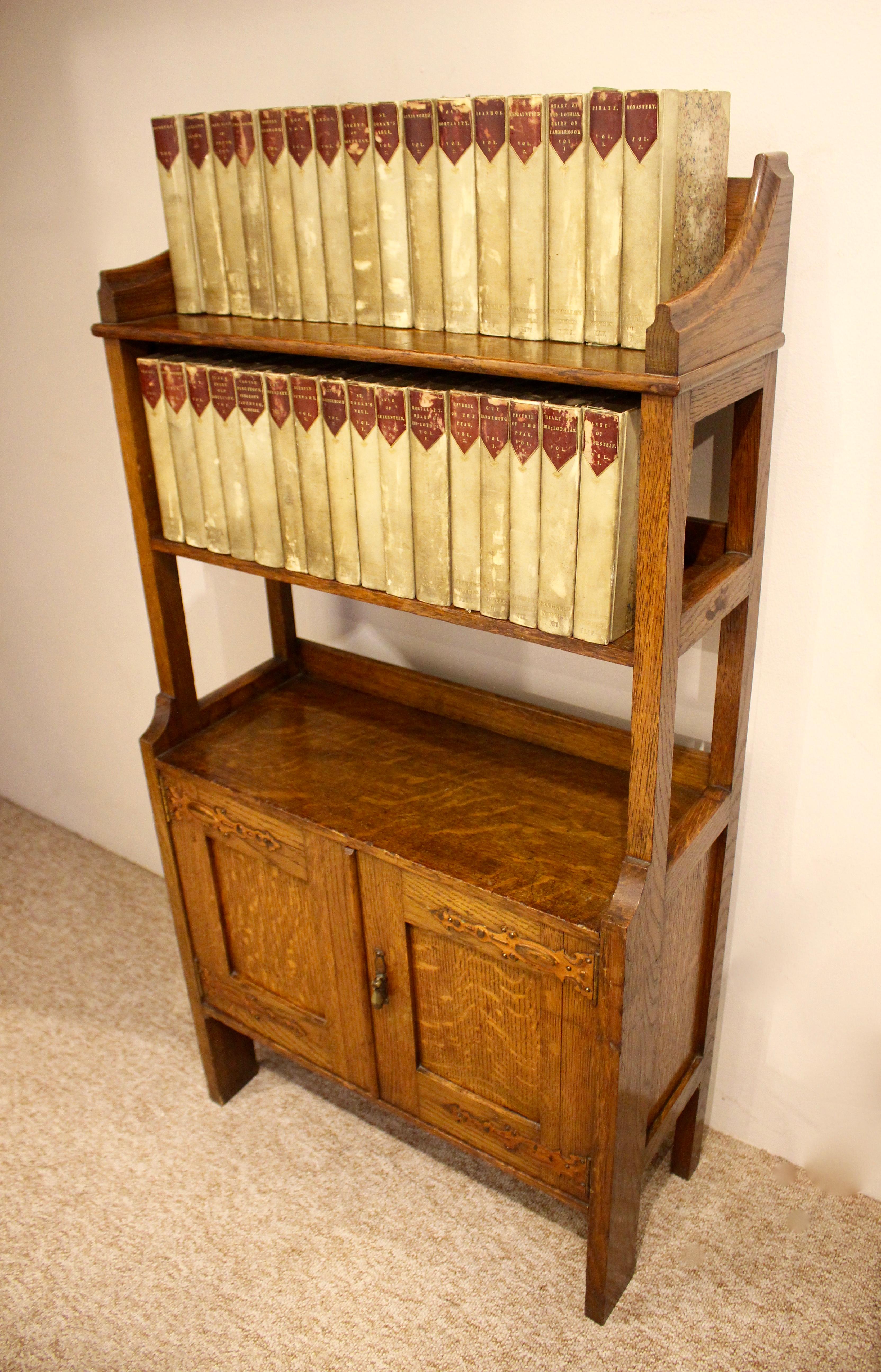 Arts & Crafts Oak and Copper Bookcase Cabinet, circa 1910 4