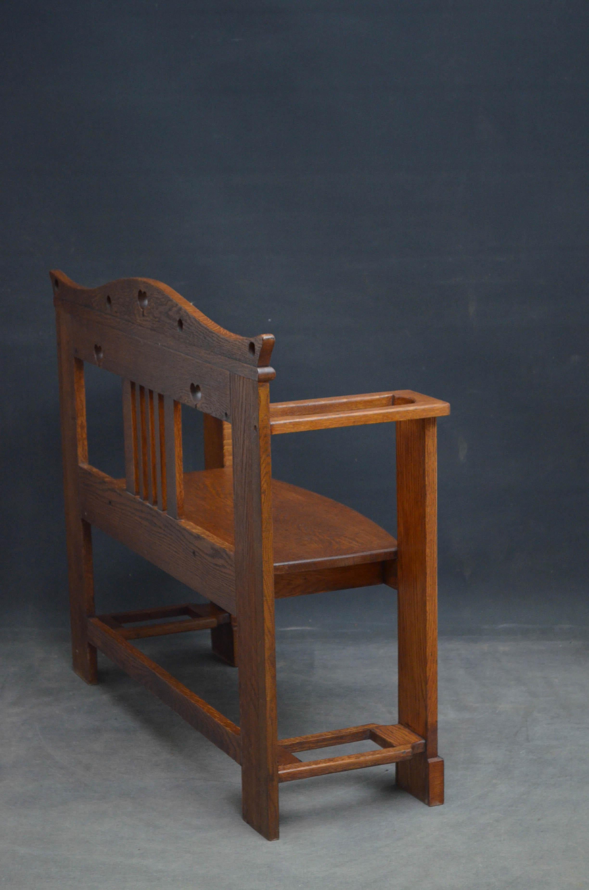 Arts & Crafts Oak Bench In Good Condition In Whaley Bridge, GB