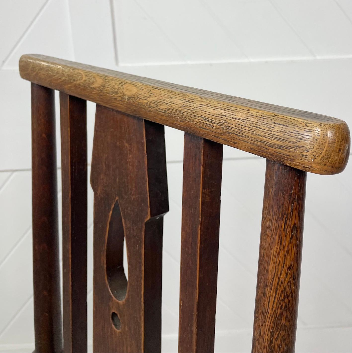 Arts & Crafts Eiche Stuhl mit Binsen Sitz im Zustand „Gut“ im Angebot in Petworth, GB