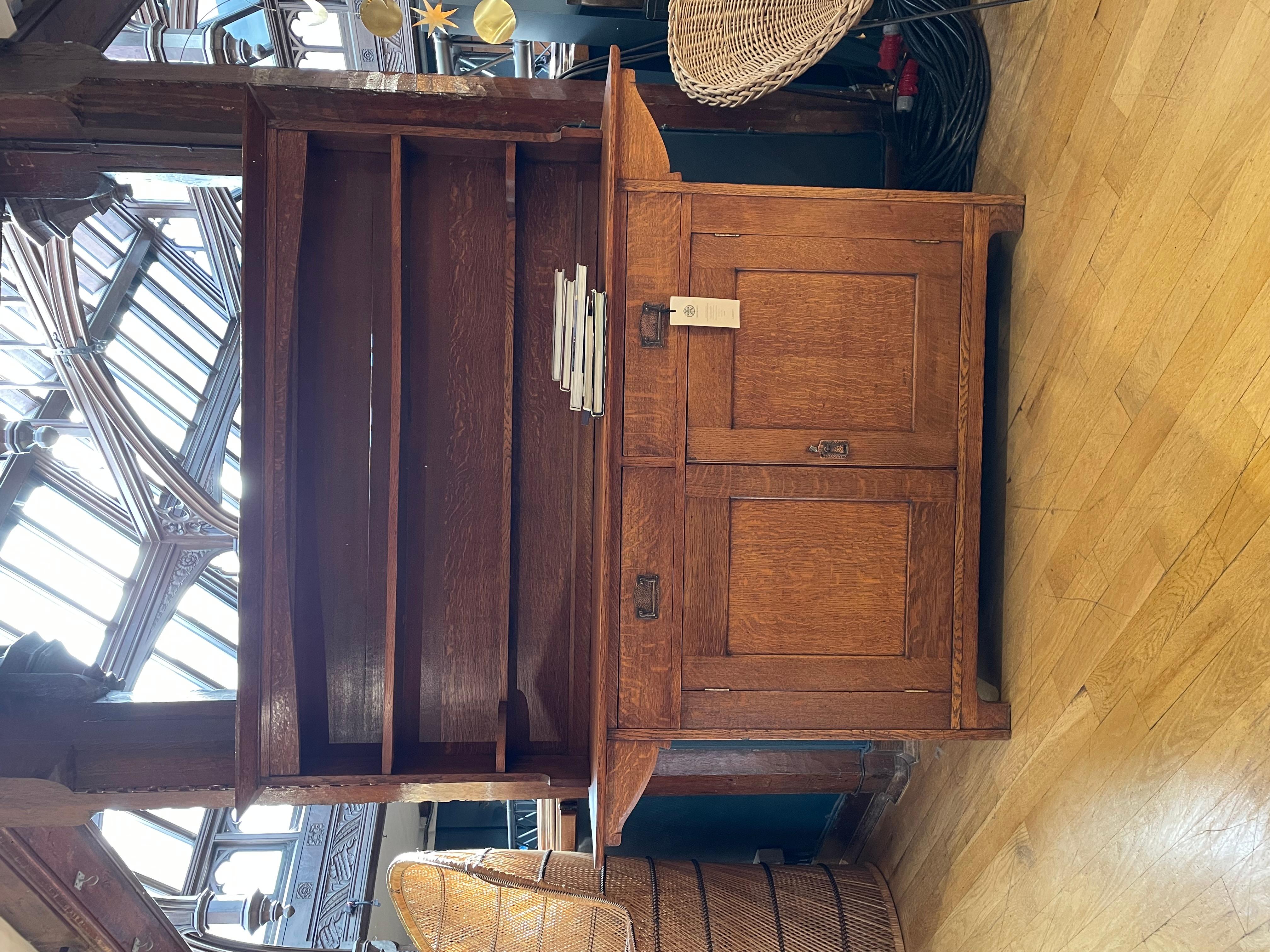 Comò Cottage in Oak di Liberty & Co. in vendita 2
