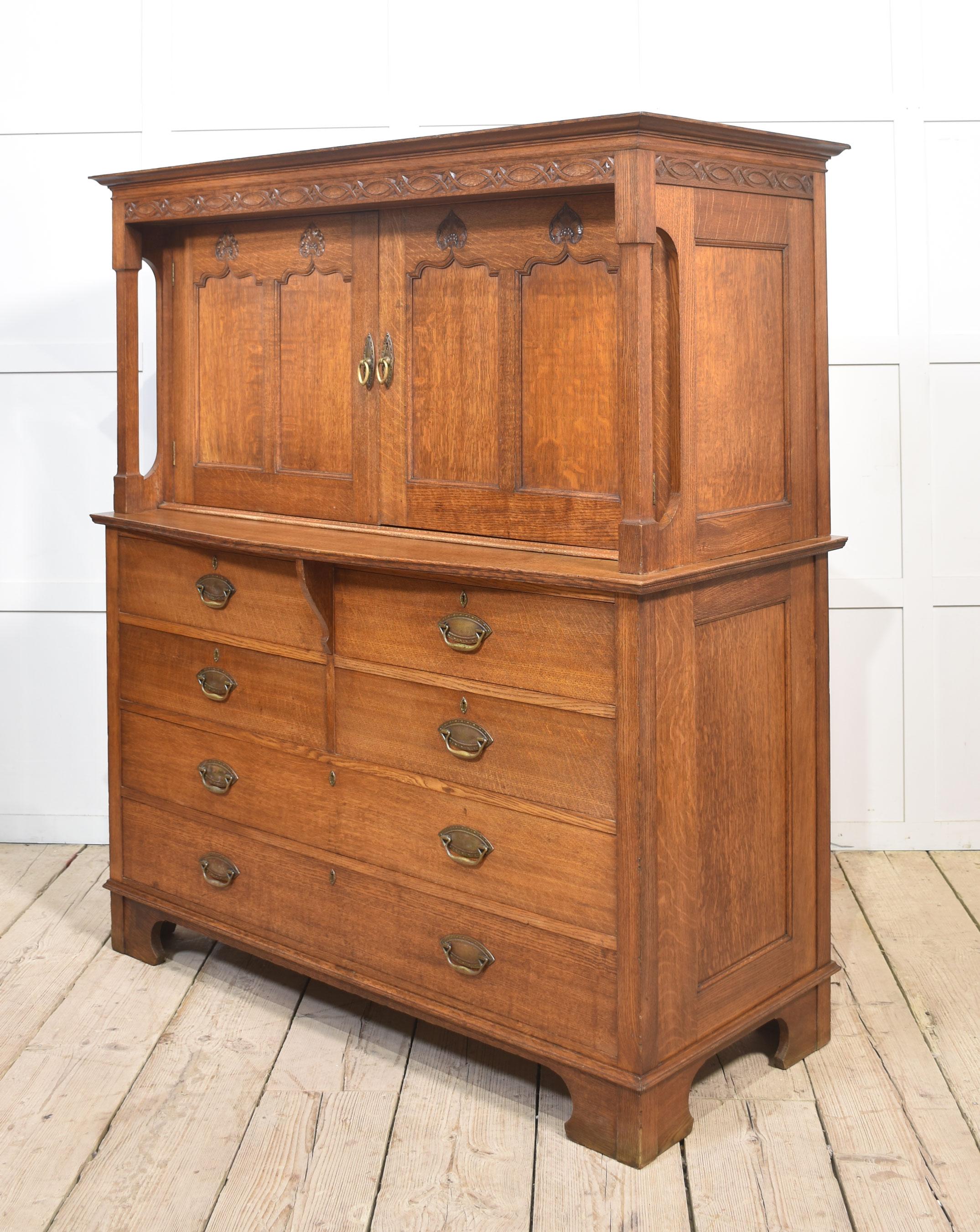 Armoire en chêne de style Arts & Crafts en vente 7