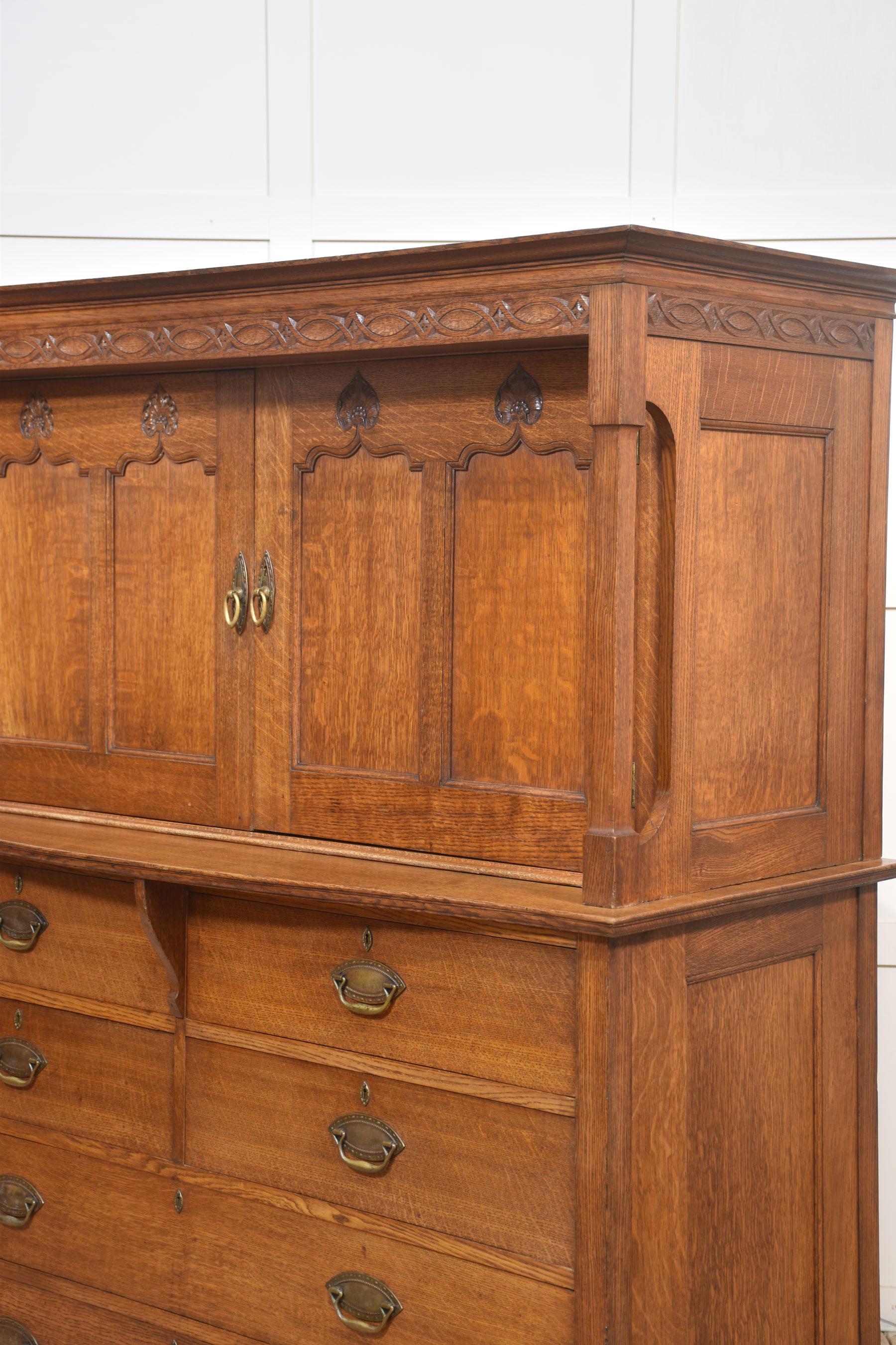 Armoire en chêne de style Arts & Crafts en vente 8
