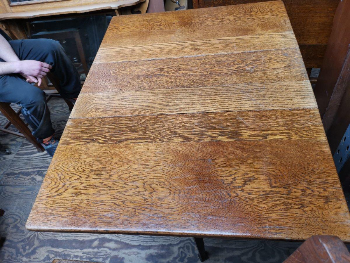Anglais Table de salle à manger Arts & Crafts Pembroke en chêne à feuilles tombantes avec motif Wild Grain sur le dessus en vente