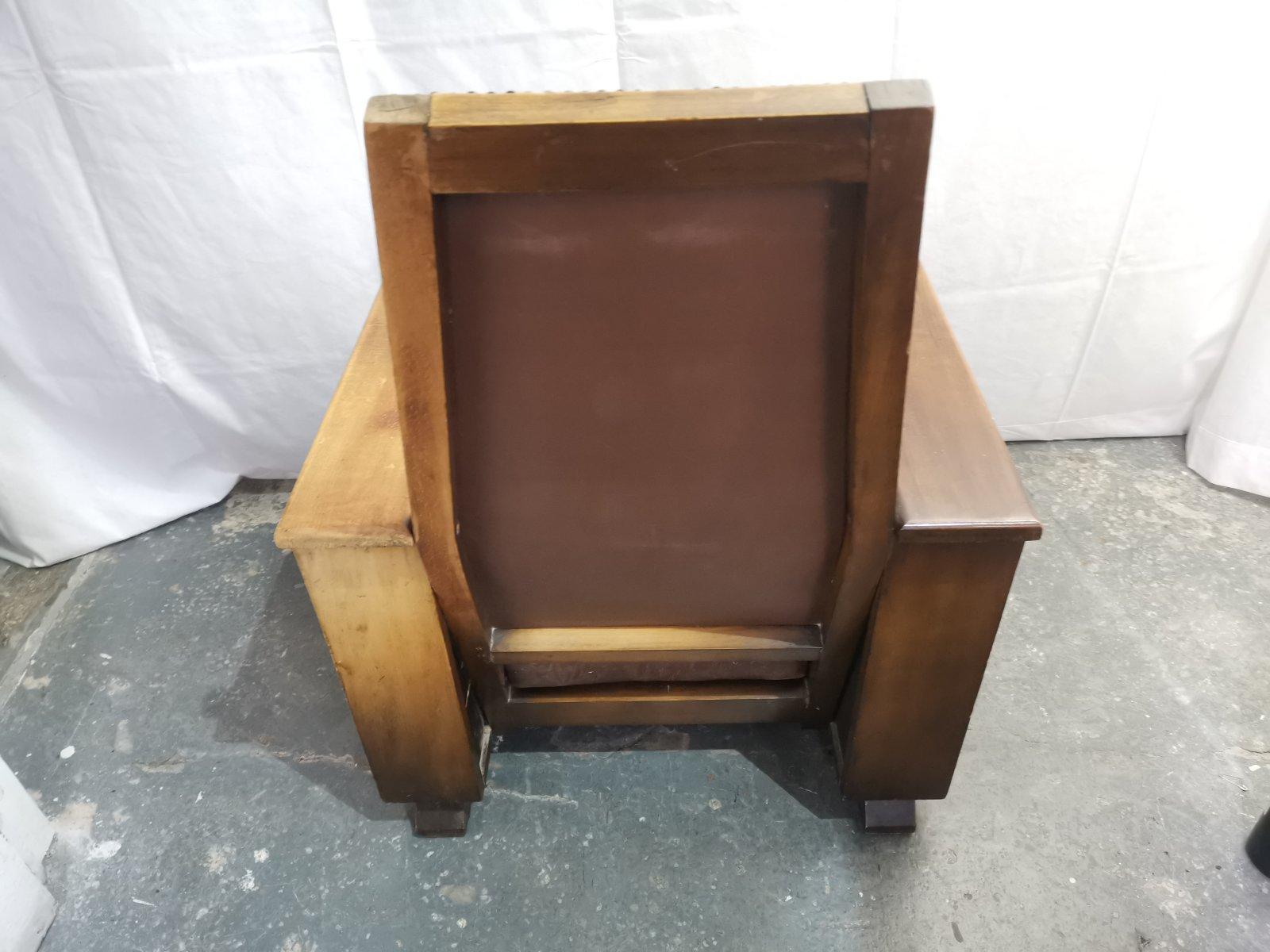 Arts & Crafts Oak Reading Armchair with Magazine Rack & Bookshelves to Each Side 9