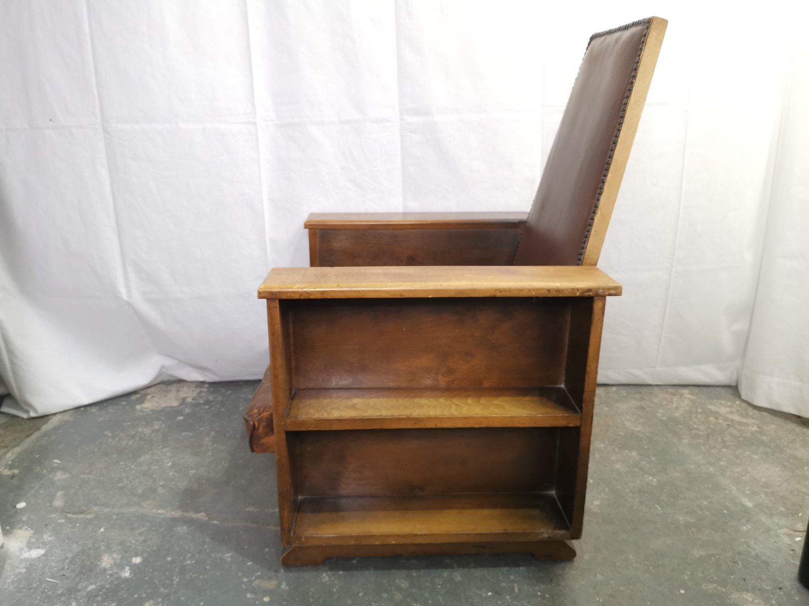 Arts & Crafts Oak Reading Armchair with Magazine Rack & Bookshelves to Each Side In Good Condition In London, GB