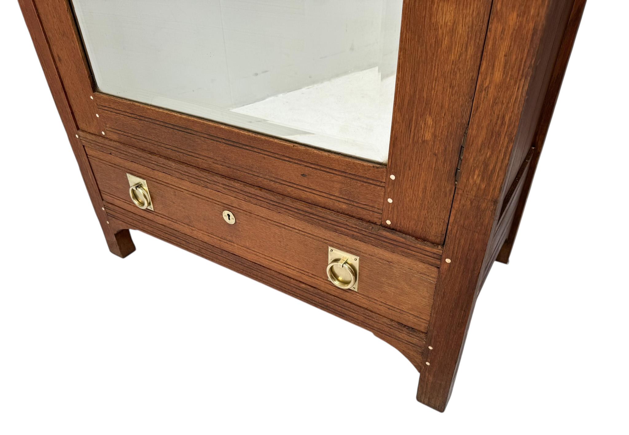 Arts & Crafts One-Door Armoire or Wardrobe Onder den Sint Maarten Style, 1900s For Sale 6