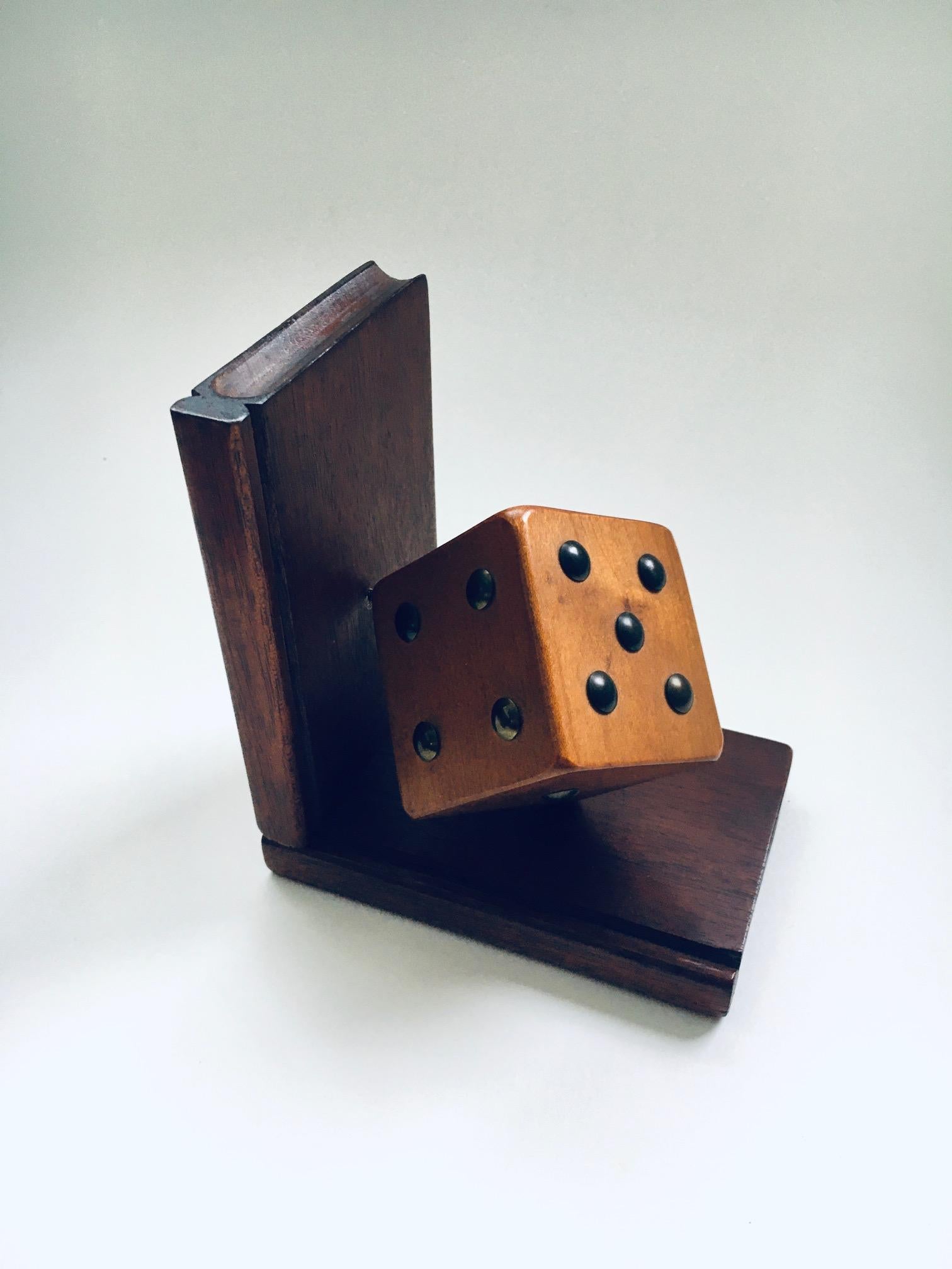 Arts & Crafts pair of wooden Dice Bookends, Belgium 1920's For Sale 3