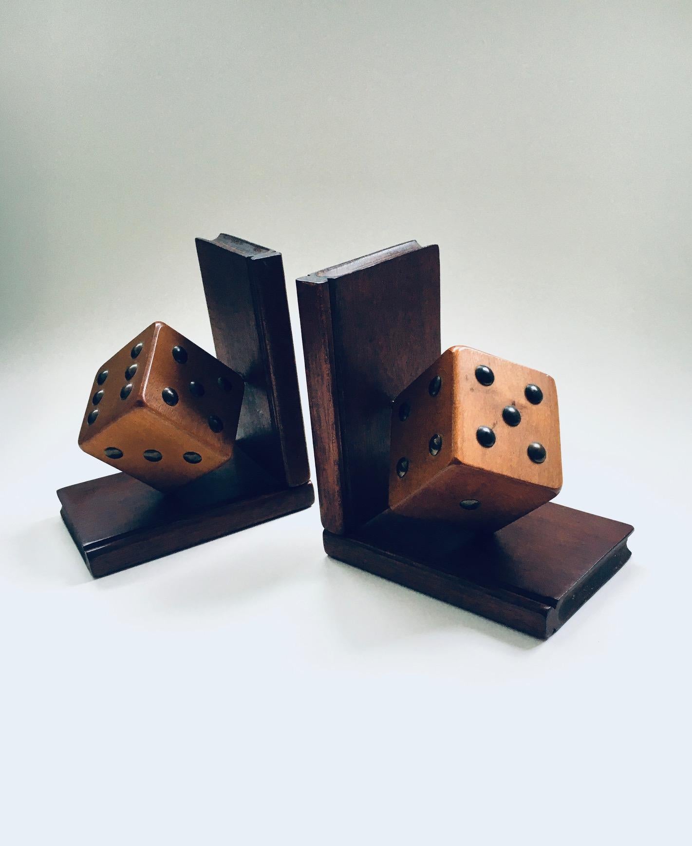 Arts & Crafts pair of wooden Dice Bookends, Belgium 1920's For Sale 1