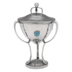 Tasse et couvercle en argent sterling et turquoise antique de la période Arts & Crafts, Londres 1909