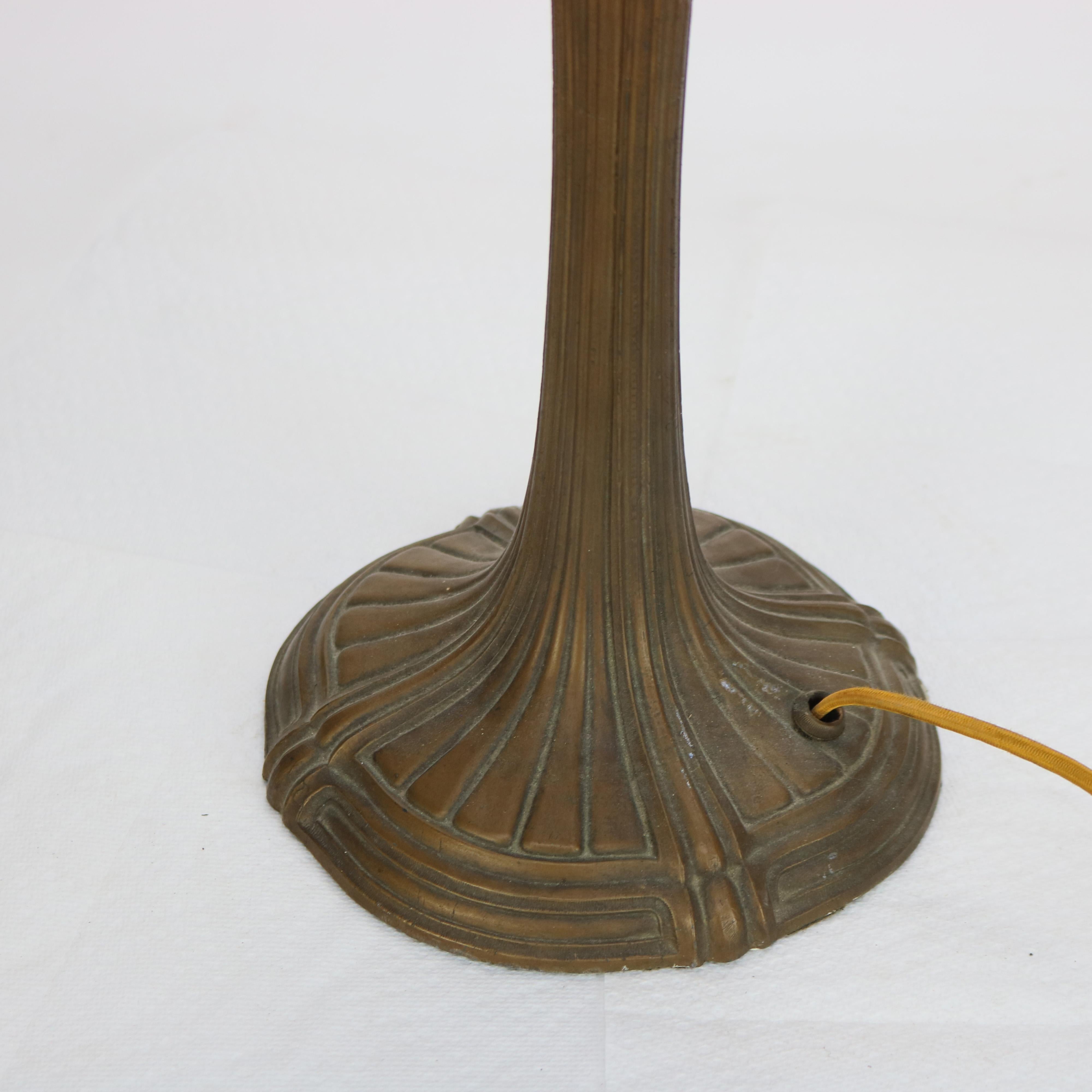 Lampe de scène de paysage de l'école Phoenix peinte à l'envers en verre texturé en vente 5