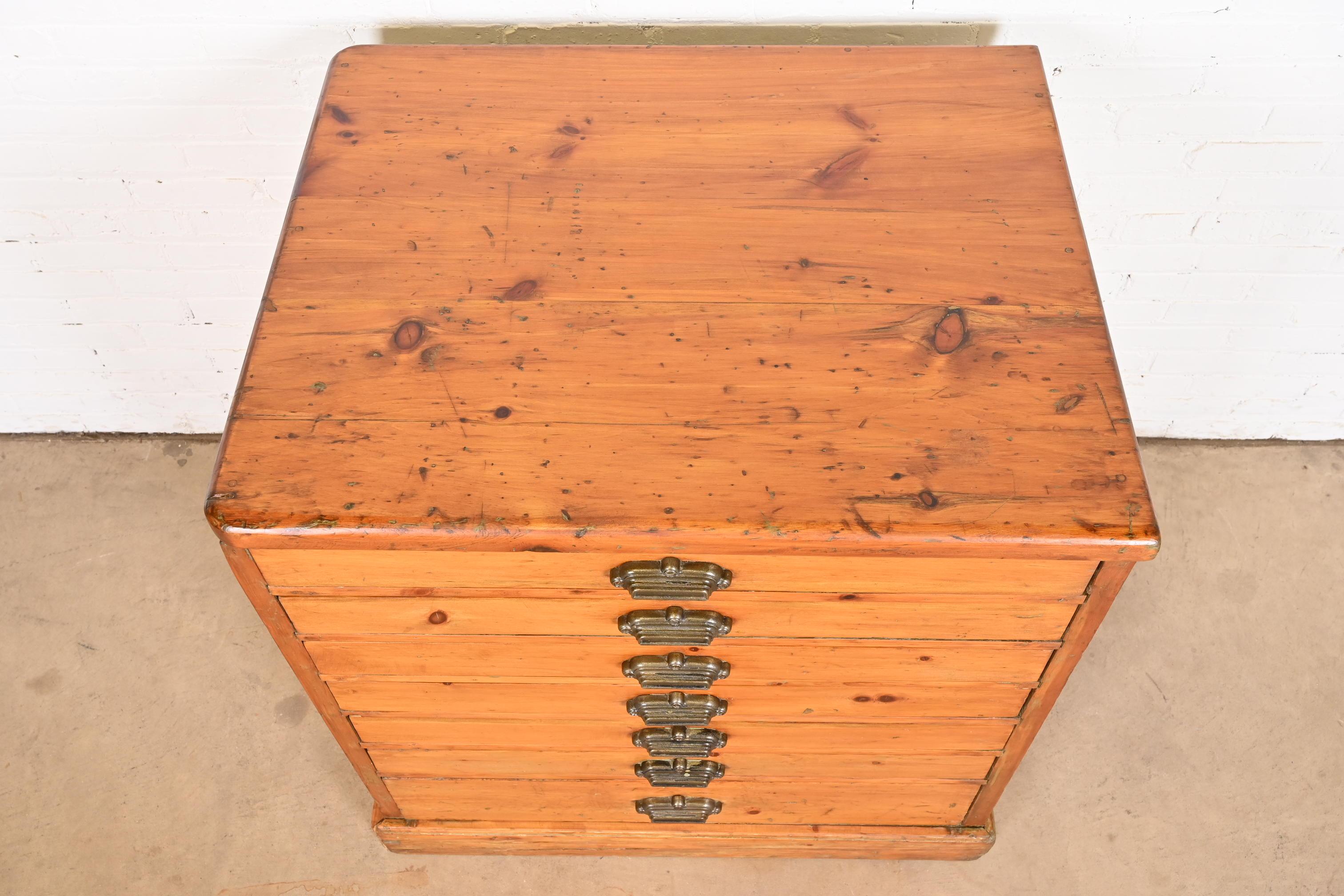 Arts & Crafts Pine Seven-Drawer Flat File or Collector's Cabinet, Circa 1900 3