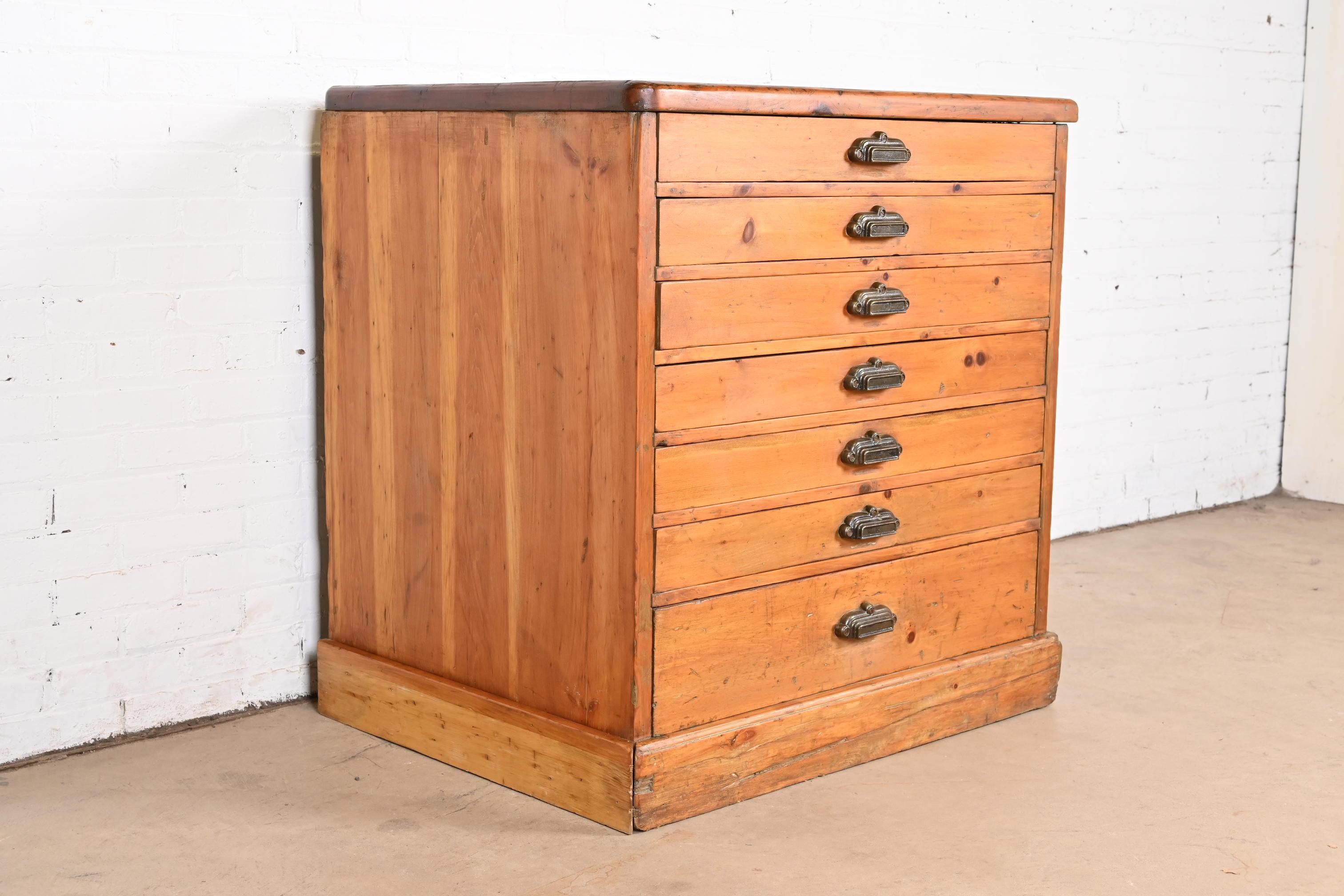 American Arts & Crafts Pine Seven-Drawer Flat File or Collector's Cabinet, Circa 1900