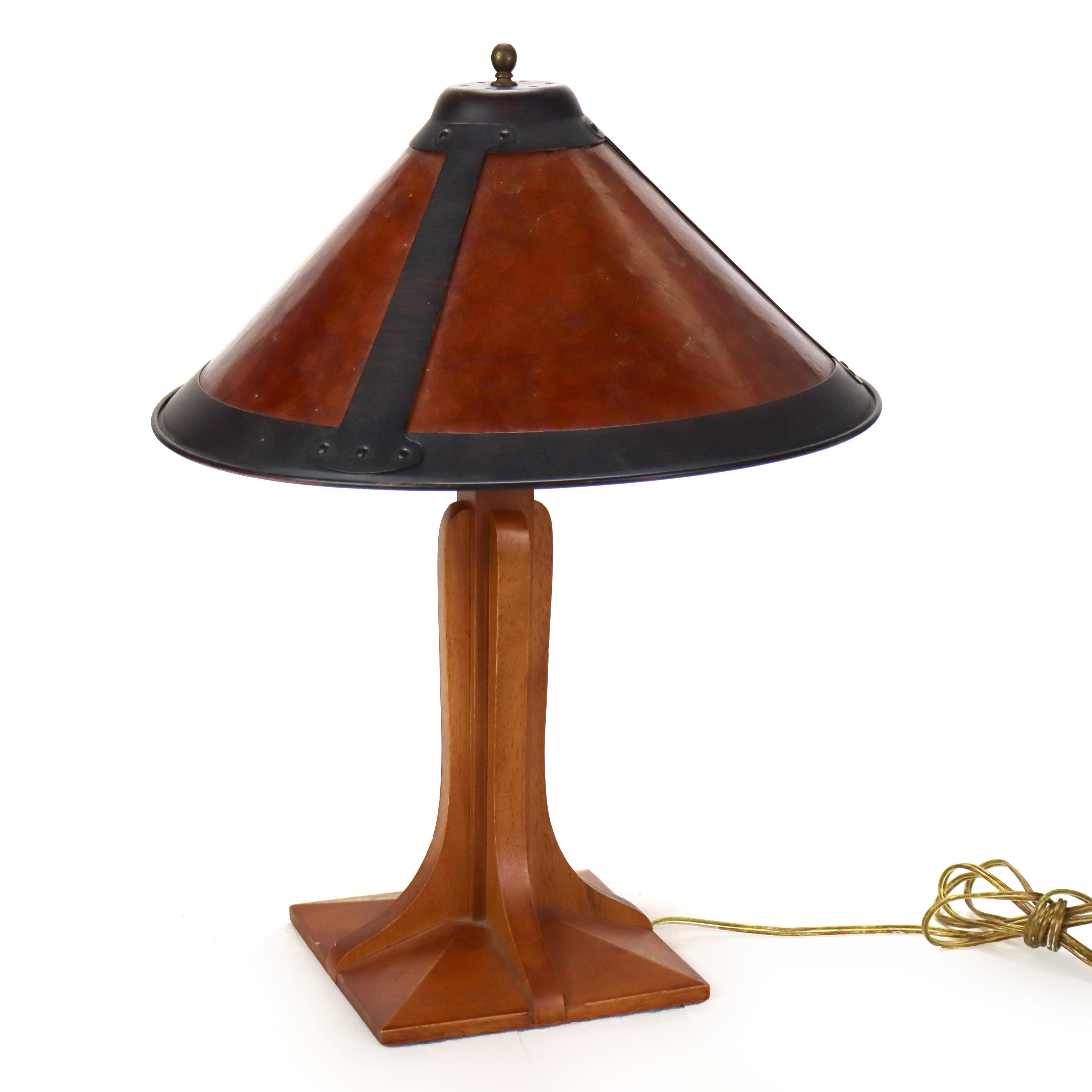 Arts & Crafts Prairie School Lámpara de mesa 20thC siglo XX en venta