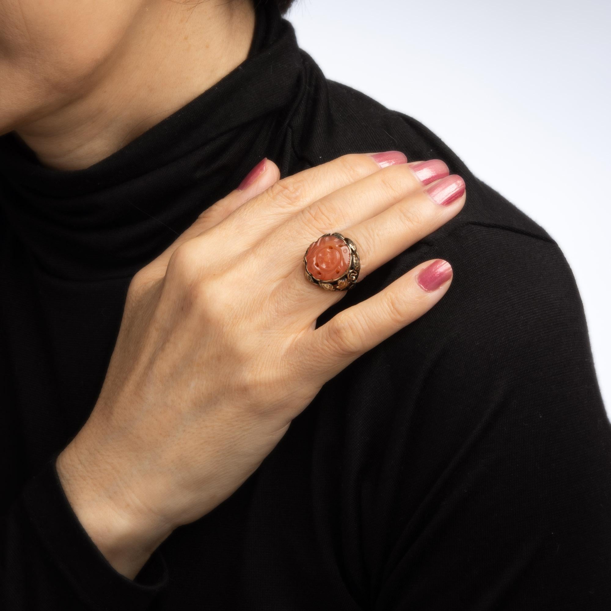 Arts & Crafts Ring Carved Carnelian 14k Gold Leaf Motif Antique Jewelry In Good Condition For Sale In Torrance, CA