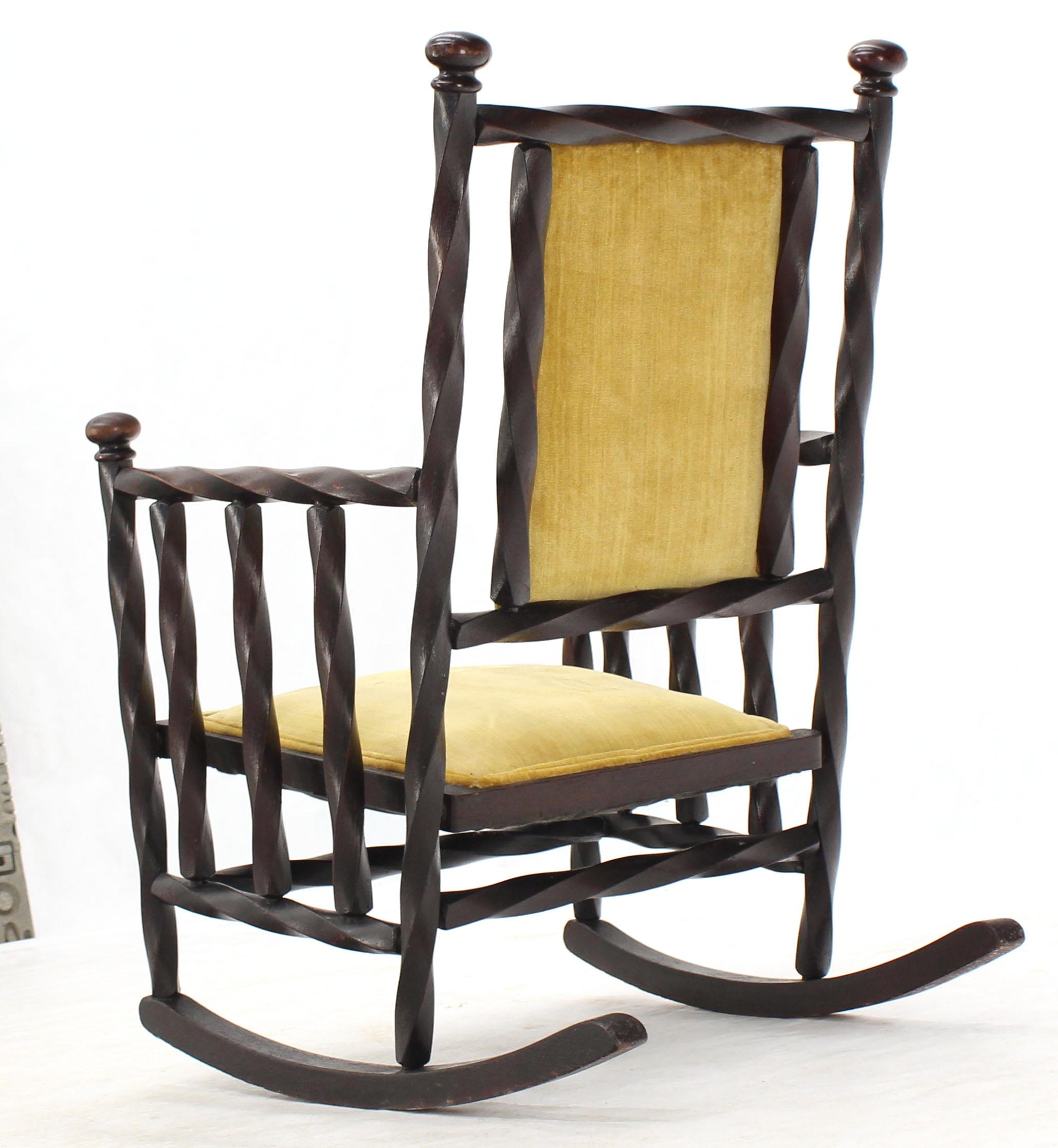 Chaise à bascule Arts & Crafts avec cadre en bois « torsadé » en vente 4