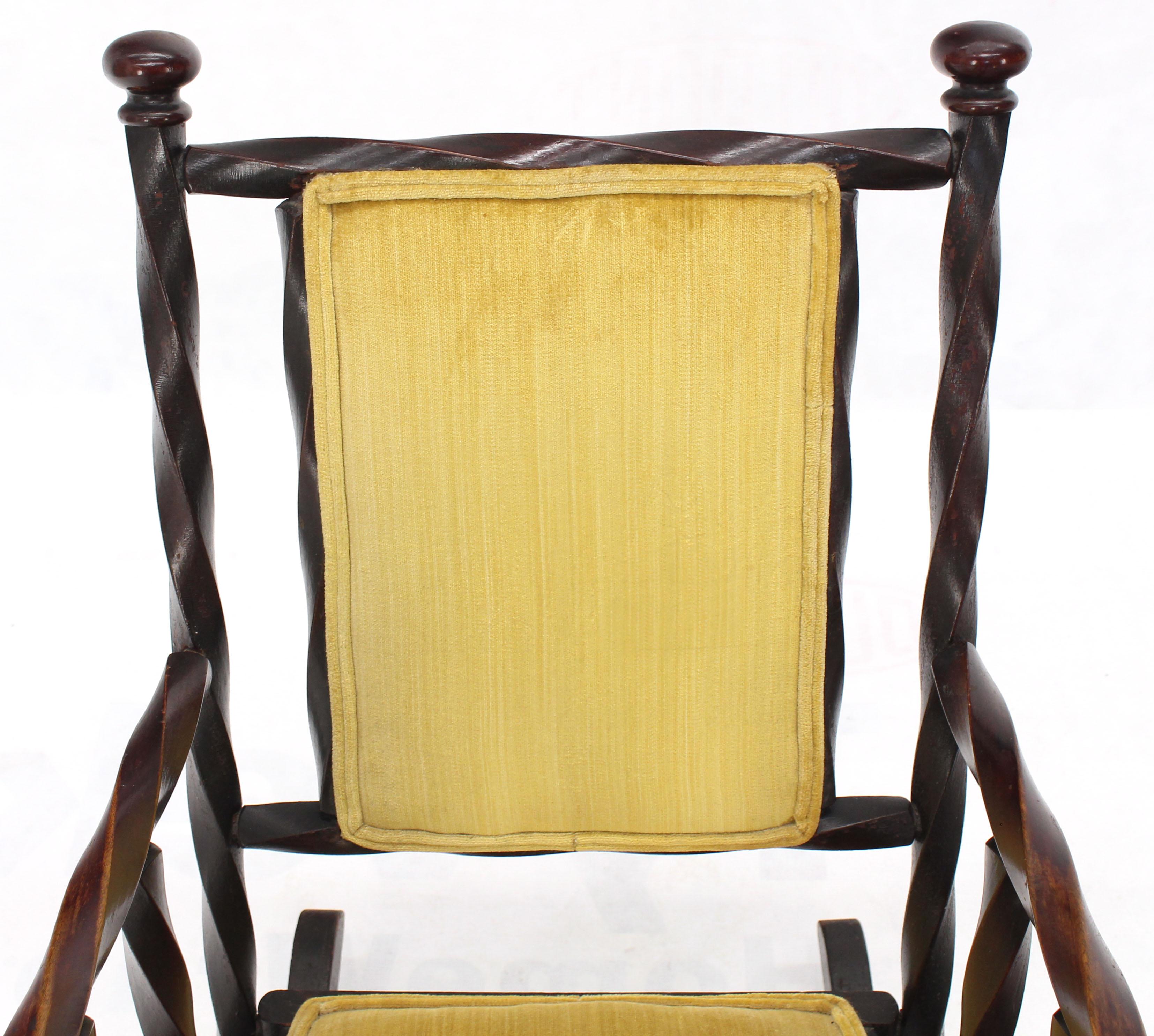 Américain Chaise à bascule Arts & Crafts avec cadre en bois « torsadé » en vente