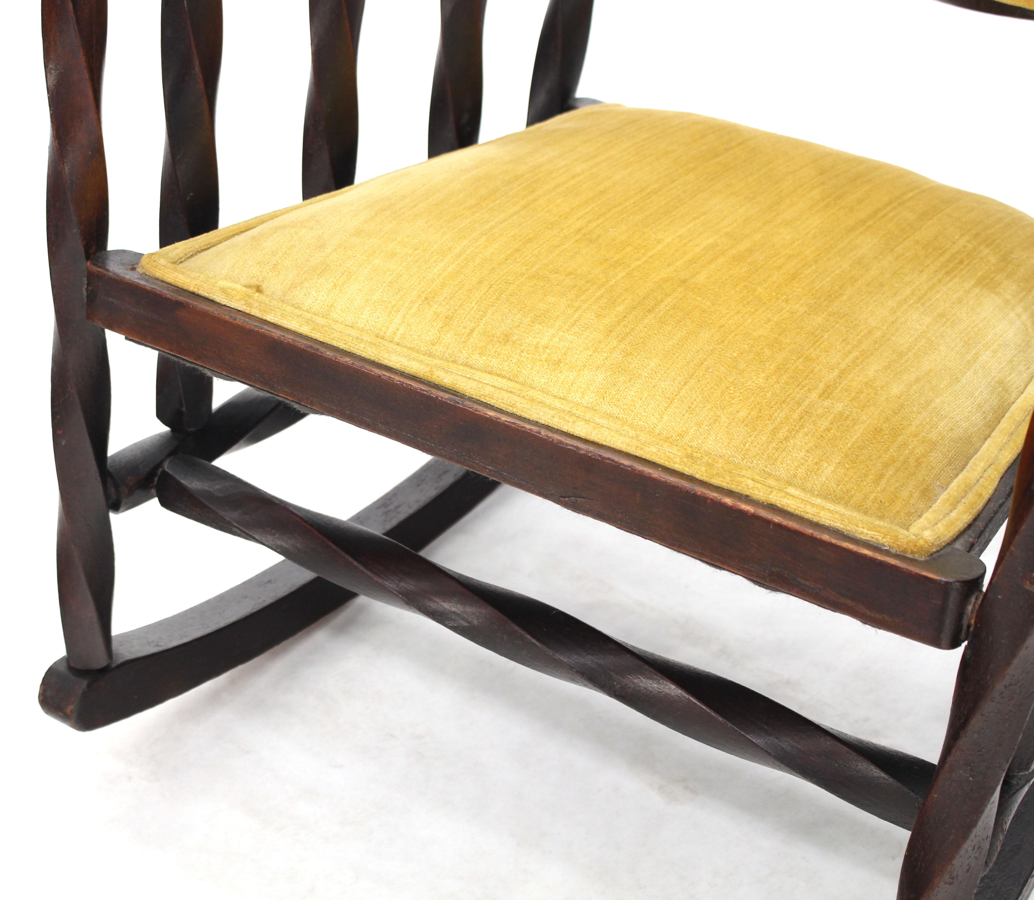 Acajou Chaise à bascule Arts & Crafts avec cadre en bois « torsadé » en vente