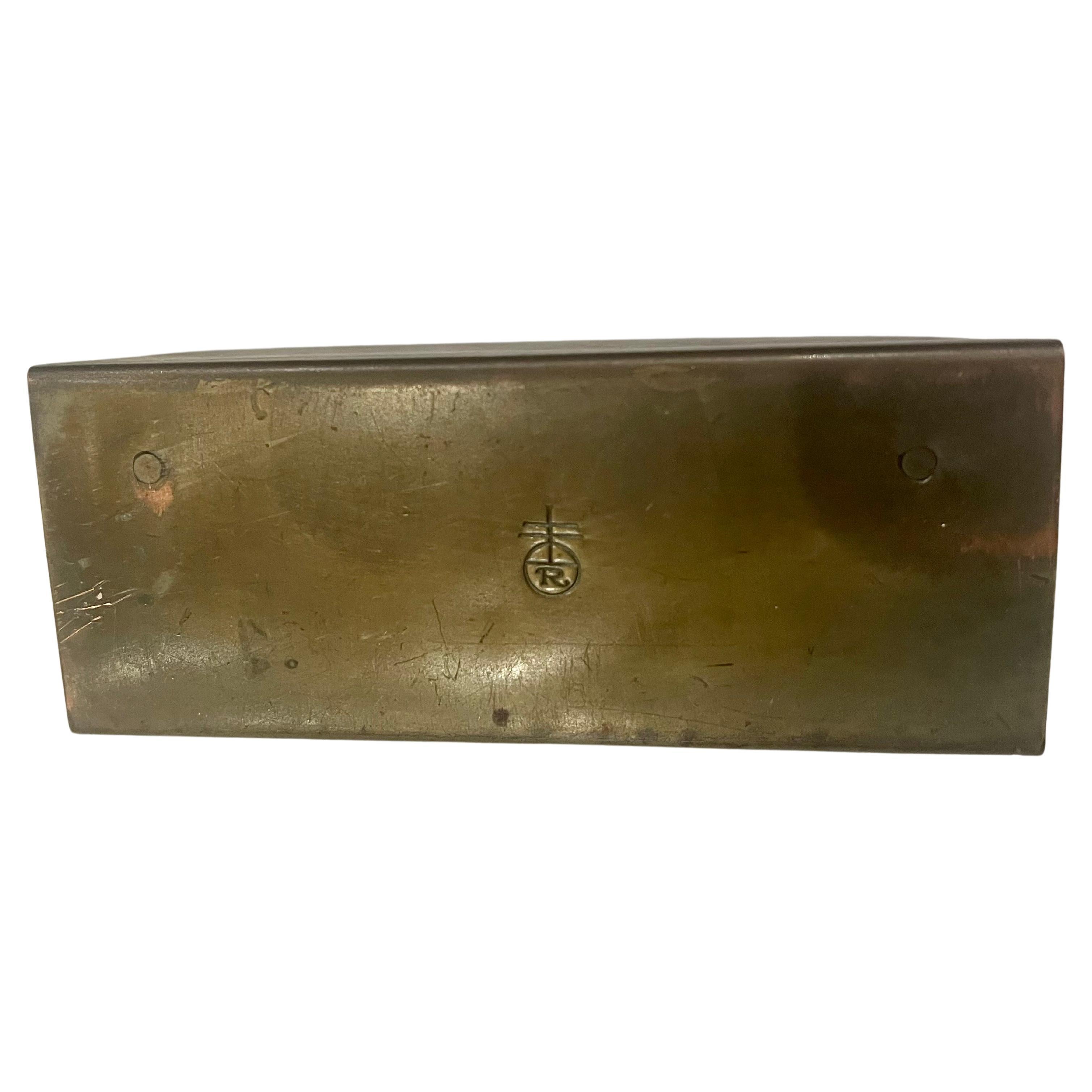 Arts & Crafts Roycroft Hammered Copper Desk Top Envelope Holder Early Mark In Good Condition For Sale In San Diego, CA