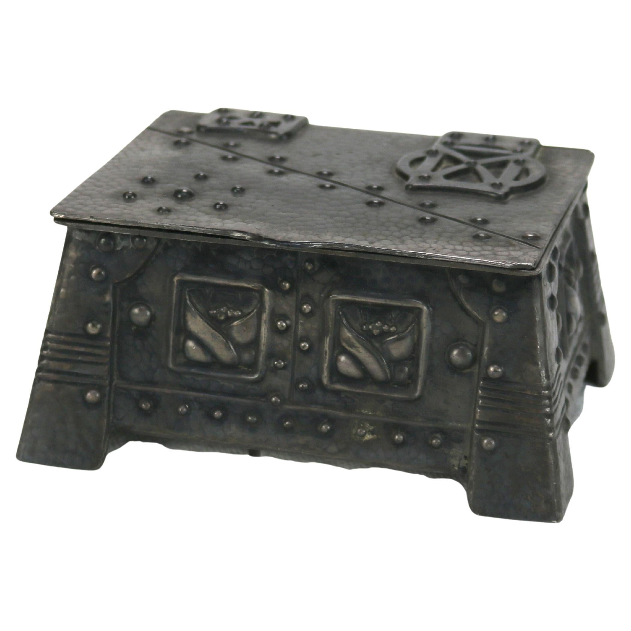Arts & Crafts Roycroft School Hammered Brass and Pewter Silver Plated Box C1920