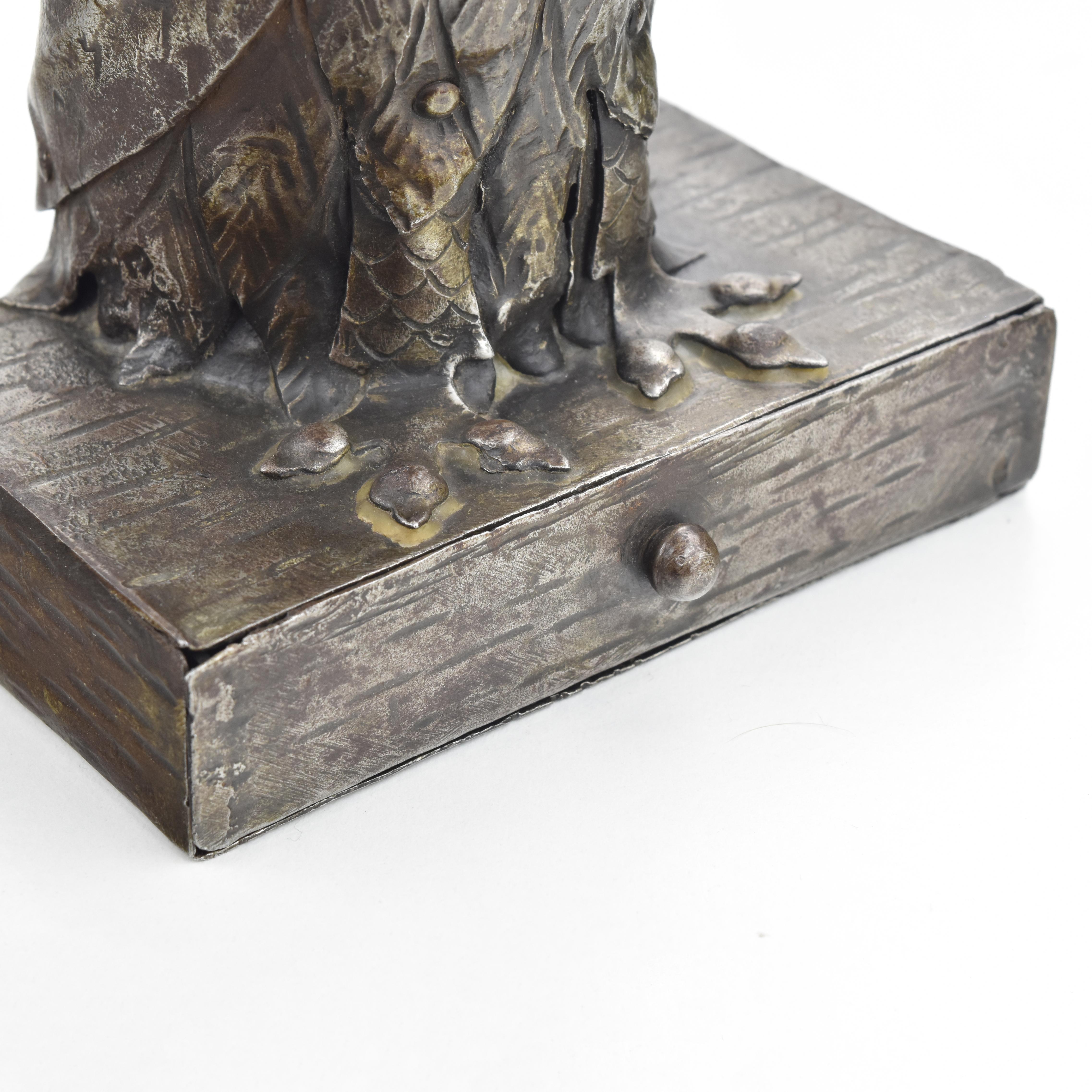 Skulpturales Arts and Crafts-Tintenfass aus geschmiedetem Eisen mit Eule von Goberg Hugo Berger, antik  im Angebot 4