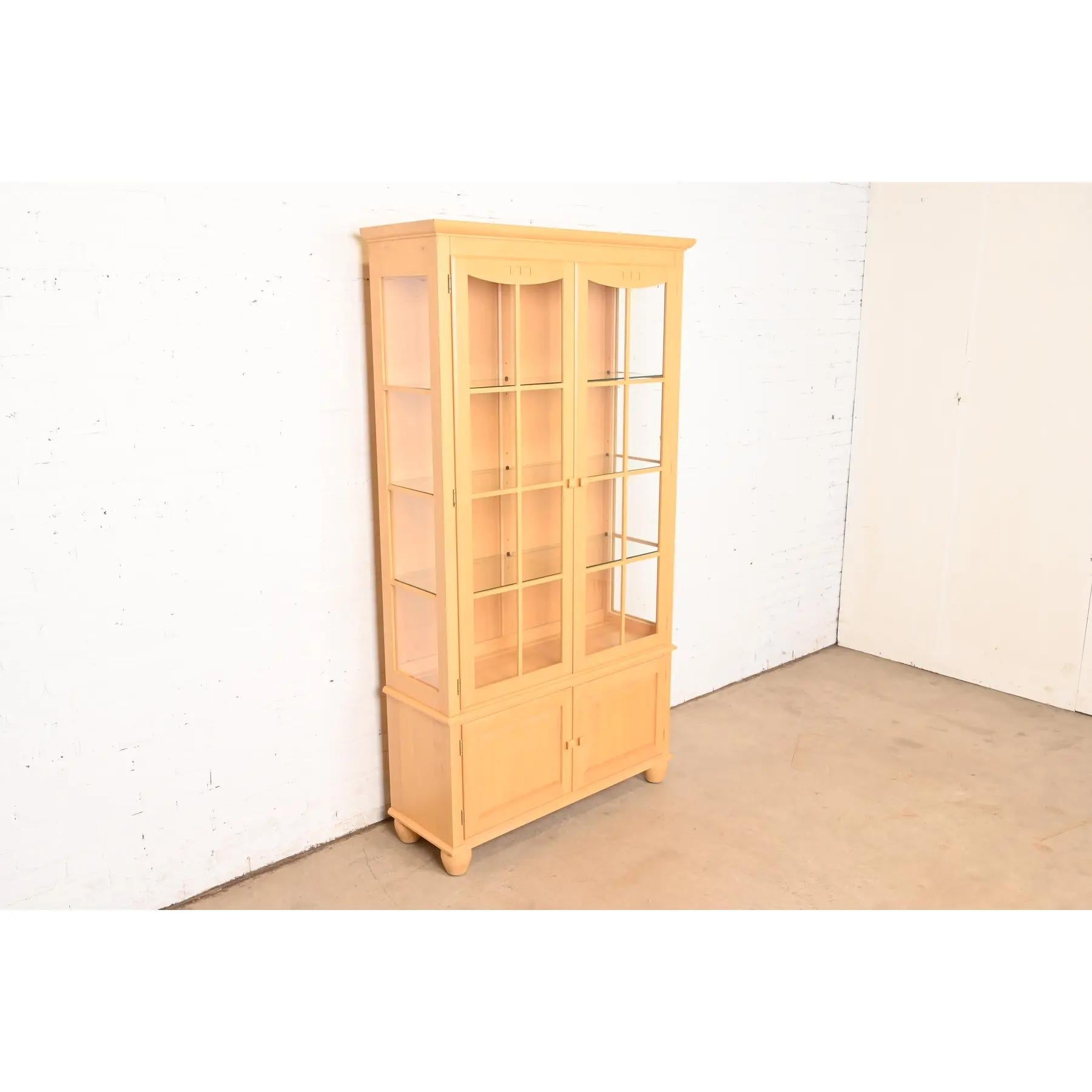 Arts & Crafts Shaker Maple Lighted Bookcase Cabinet In Good Condition For Sale In South Bend, IN