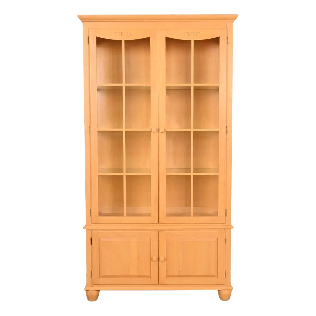 Armadio libreria illuminato in acero Shakers di Arts & Crafts