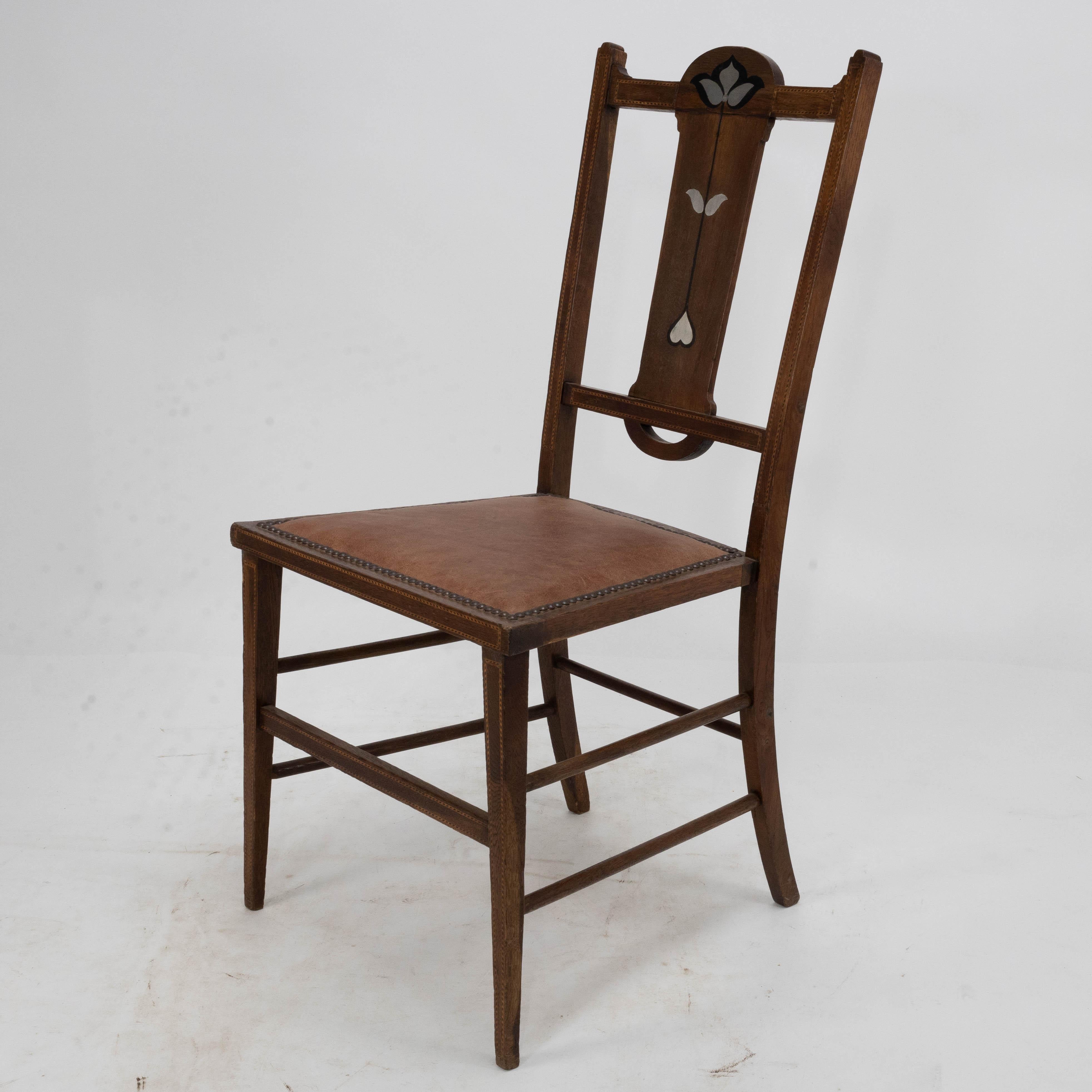 Arts and Crafts Waring & Gillow probablement. Chaise d'appoint Arts & Crafts avec incrustations d'ébène et d'étain en vente