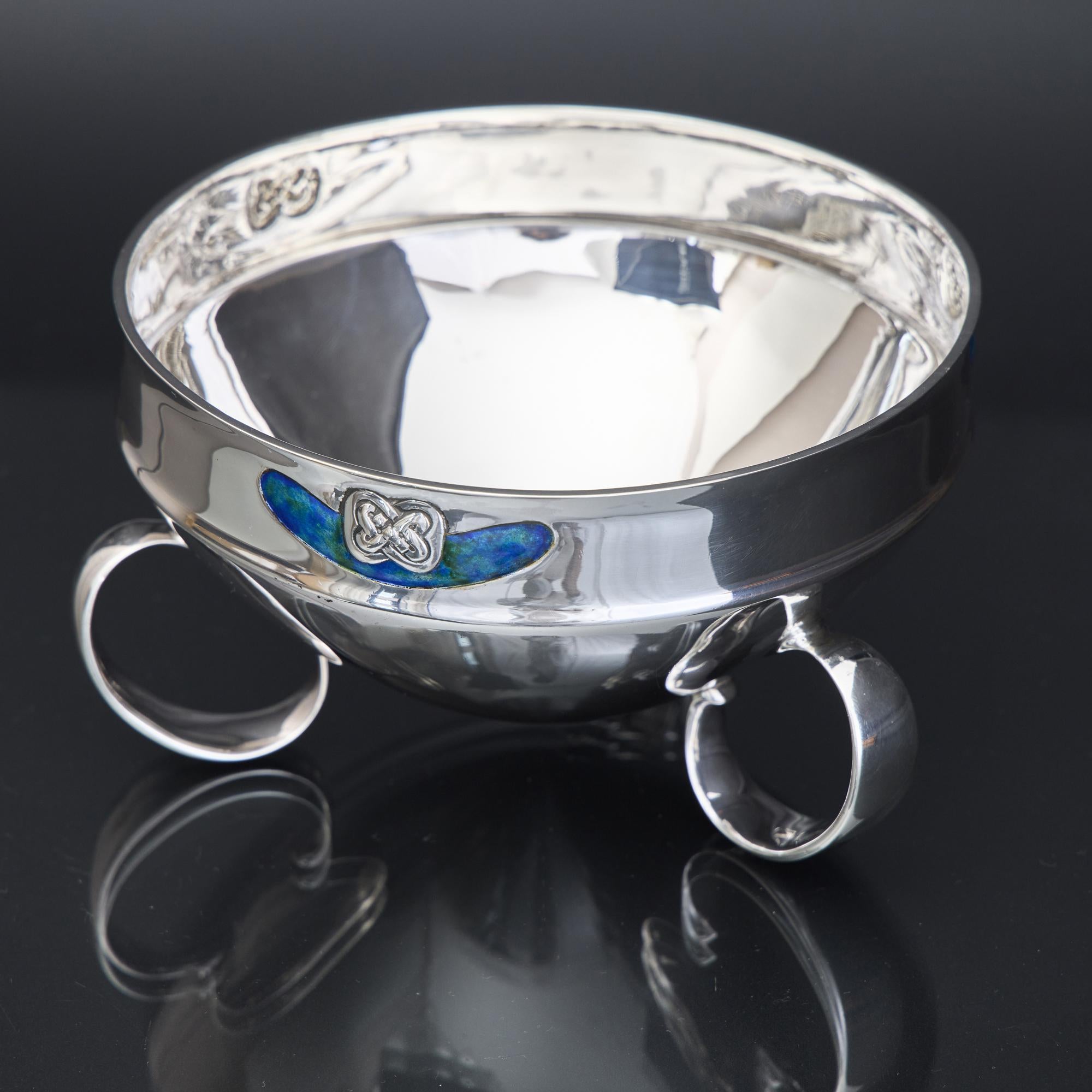 Cuenco Arts & Crafts de plata y esmalte en venta 2