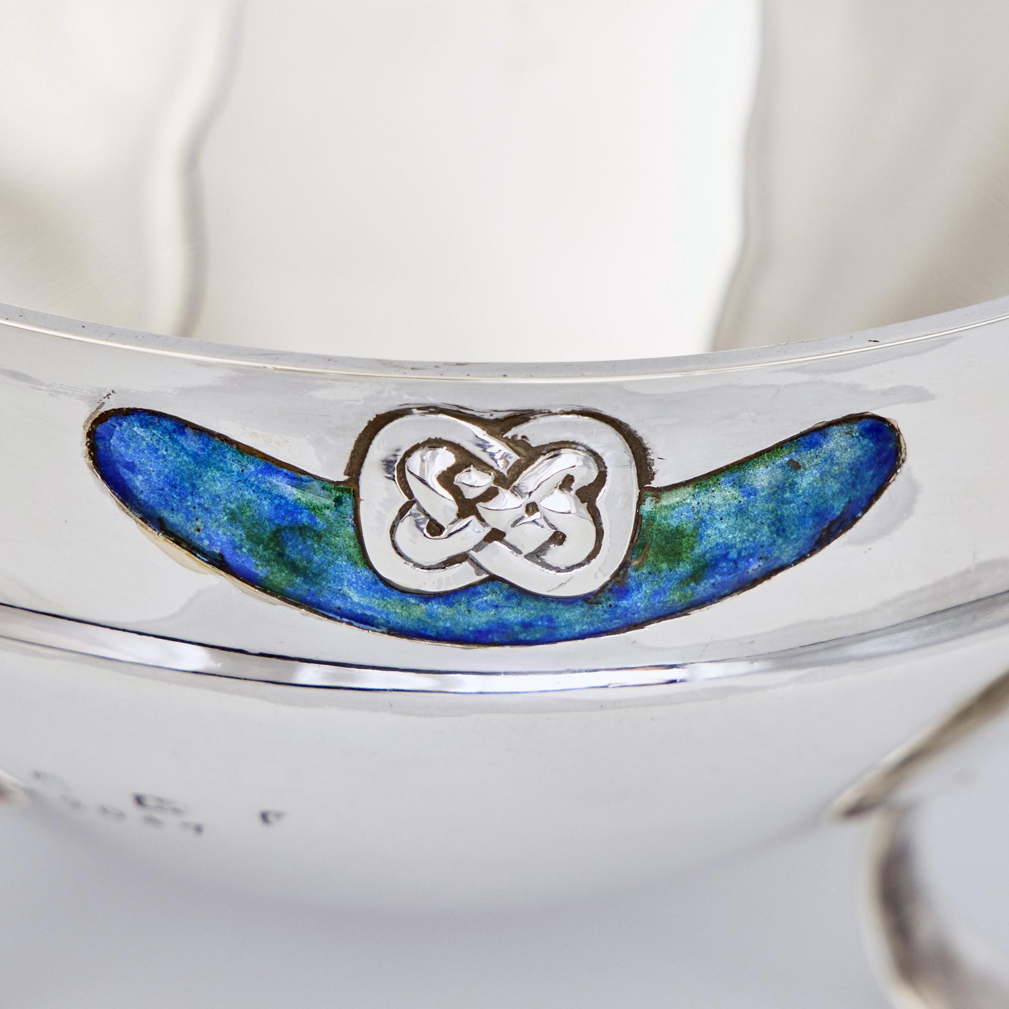 Cuenco Arts & Crafts de plata y esmalte en venta 3