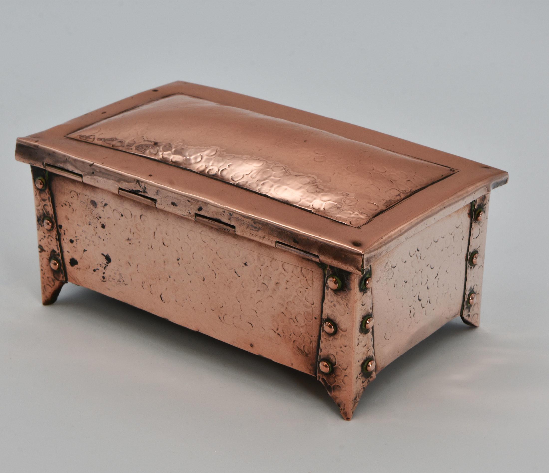 Arts and Crafts Arts & Crafts Small Copper Box, Circa 1900 For Sale