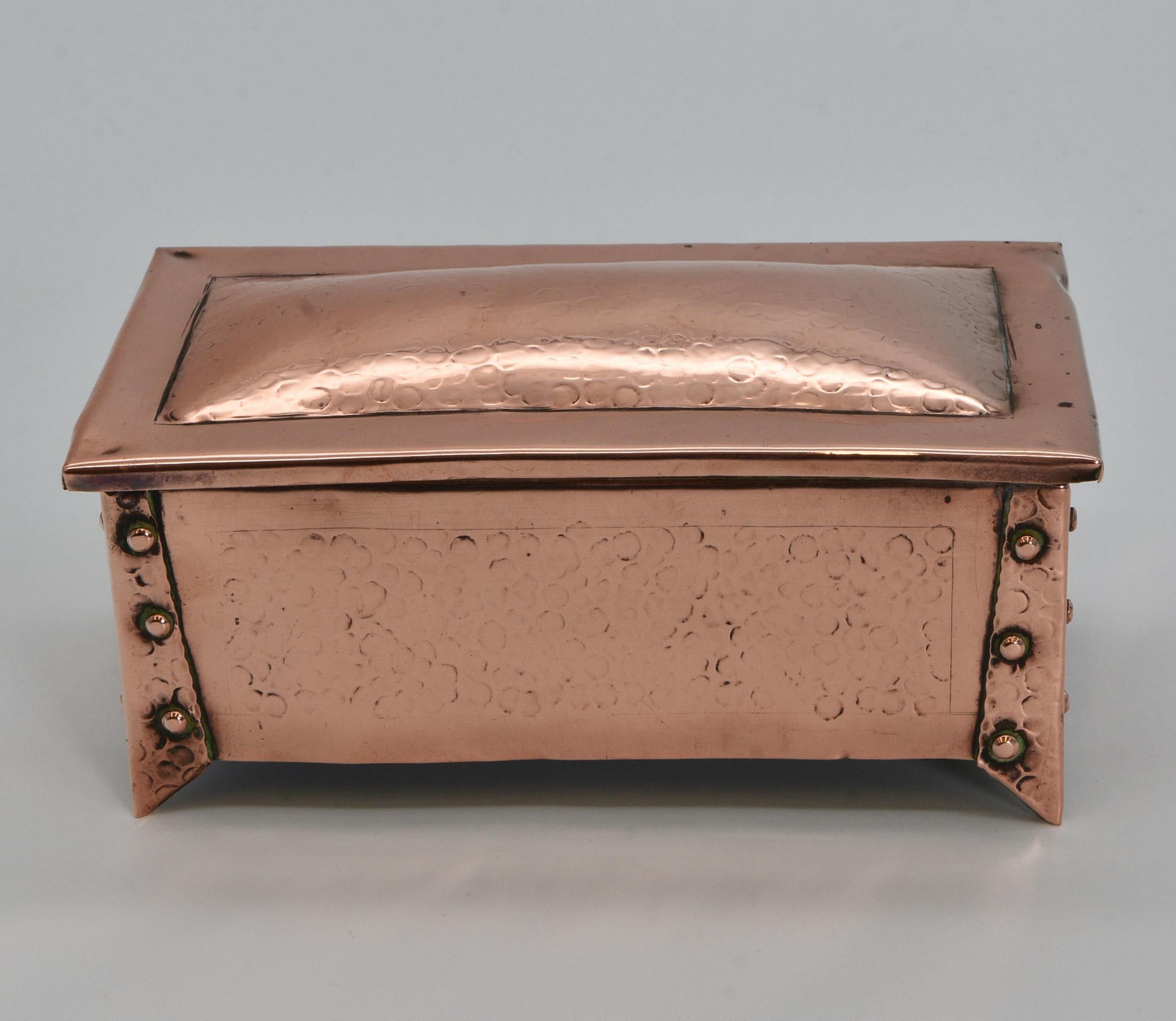 Hand-Crafted Arts & Crafts Small Copper Box, Circa 1900 For Sale
