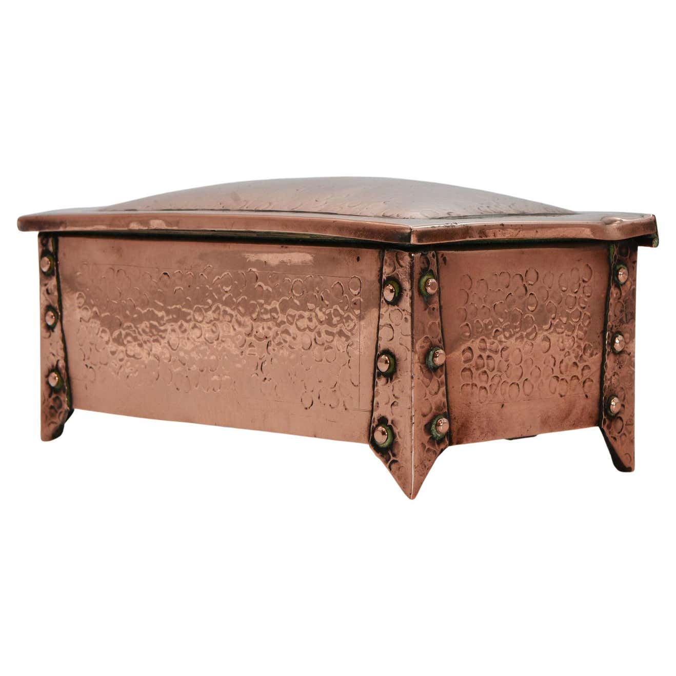 Arts and Crafts Small Copper Box, Circa 1900 For Sale at 1stDibs