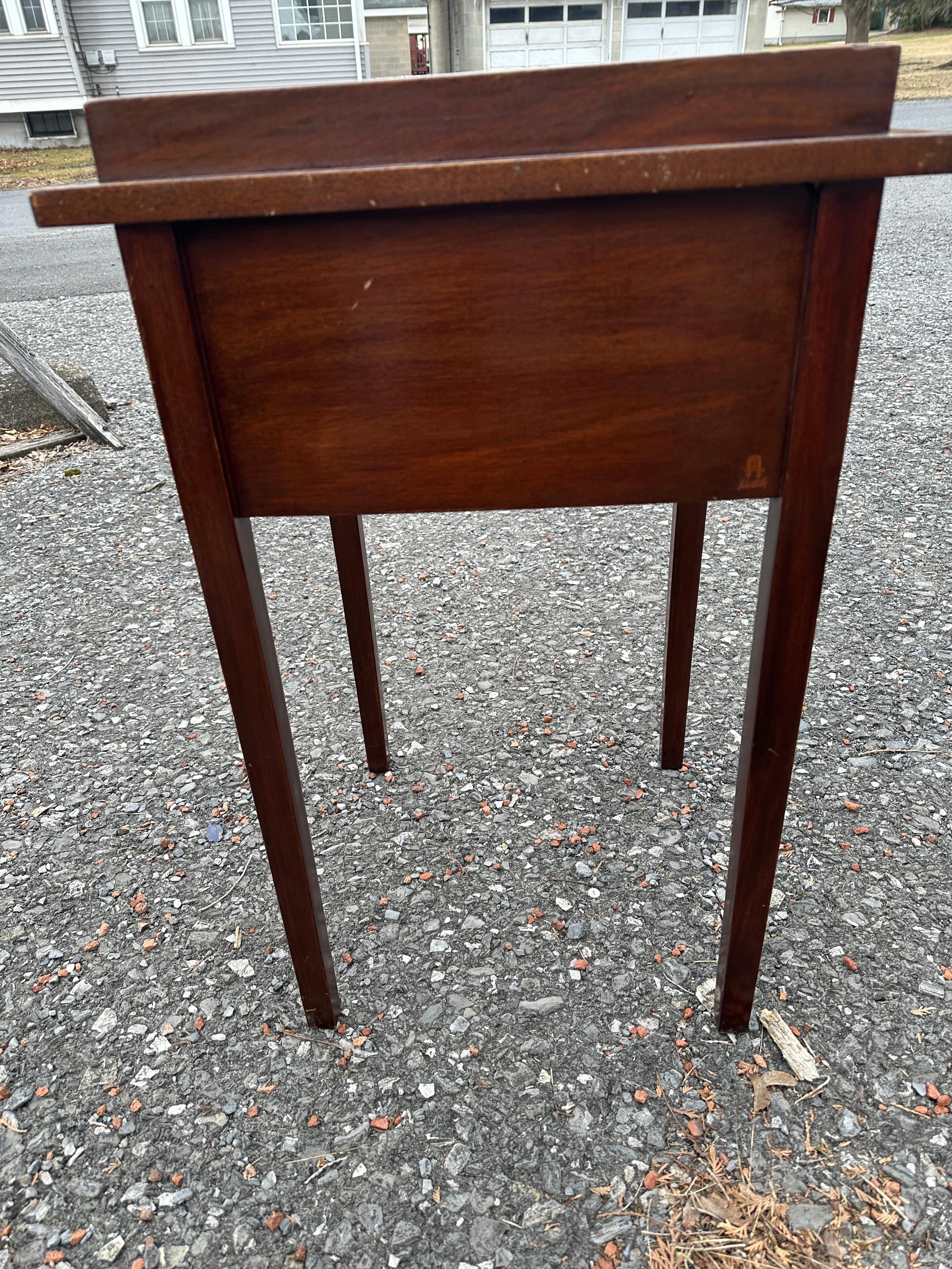 Stand Arts & Crafts con cassetto di Gustav Stickley - decalcomania rossa - W7958   VENDITA in vendita 5