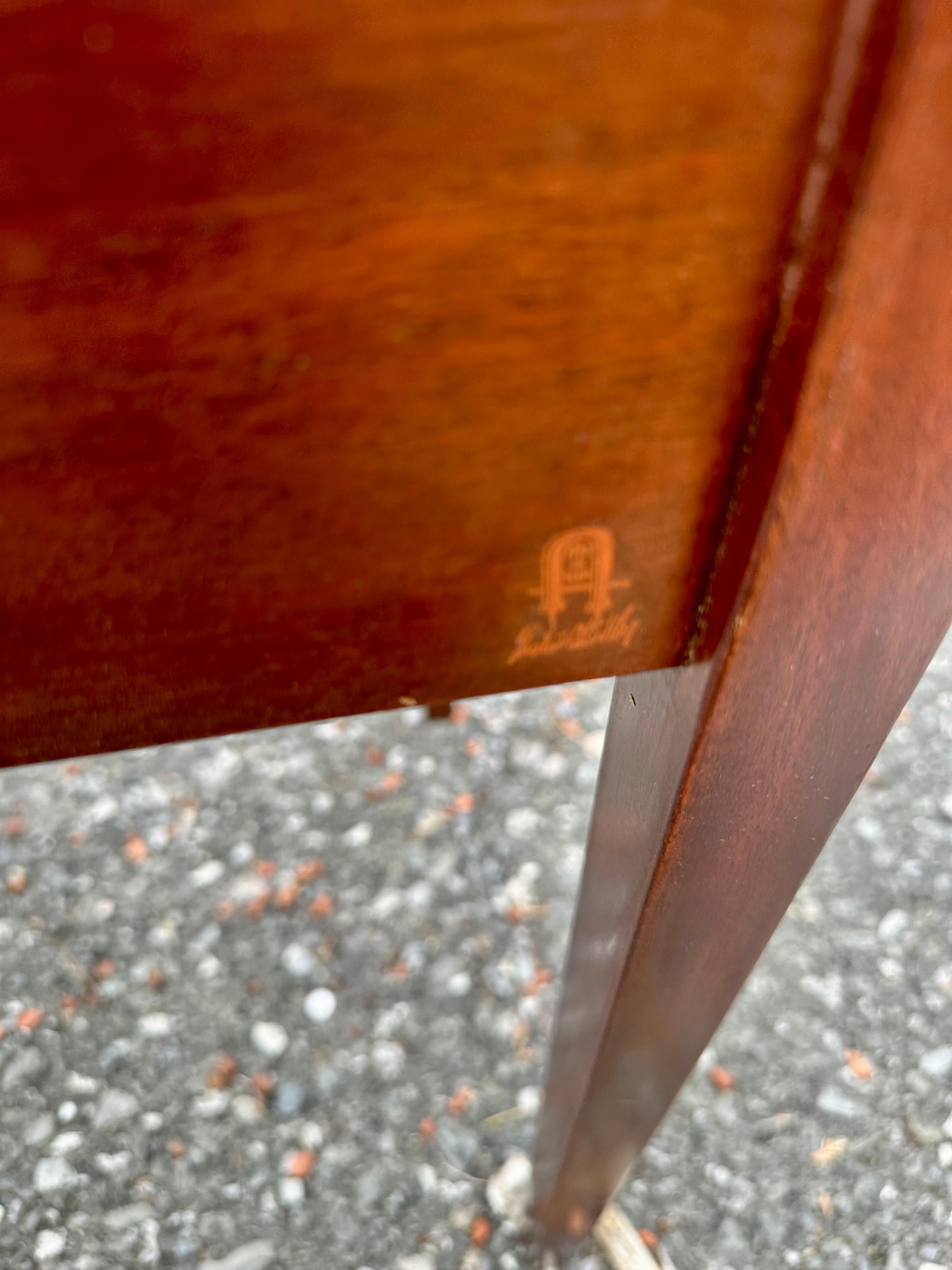 Stand Arts & Crafts con cassetto di Gustav Stickley - decalcomania rossa - W7958   VENDITA in vendita 6