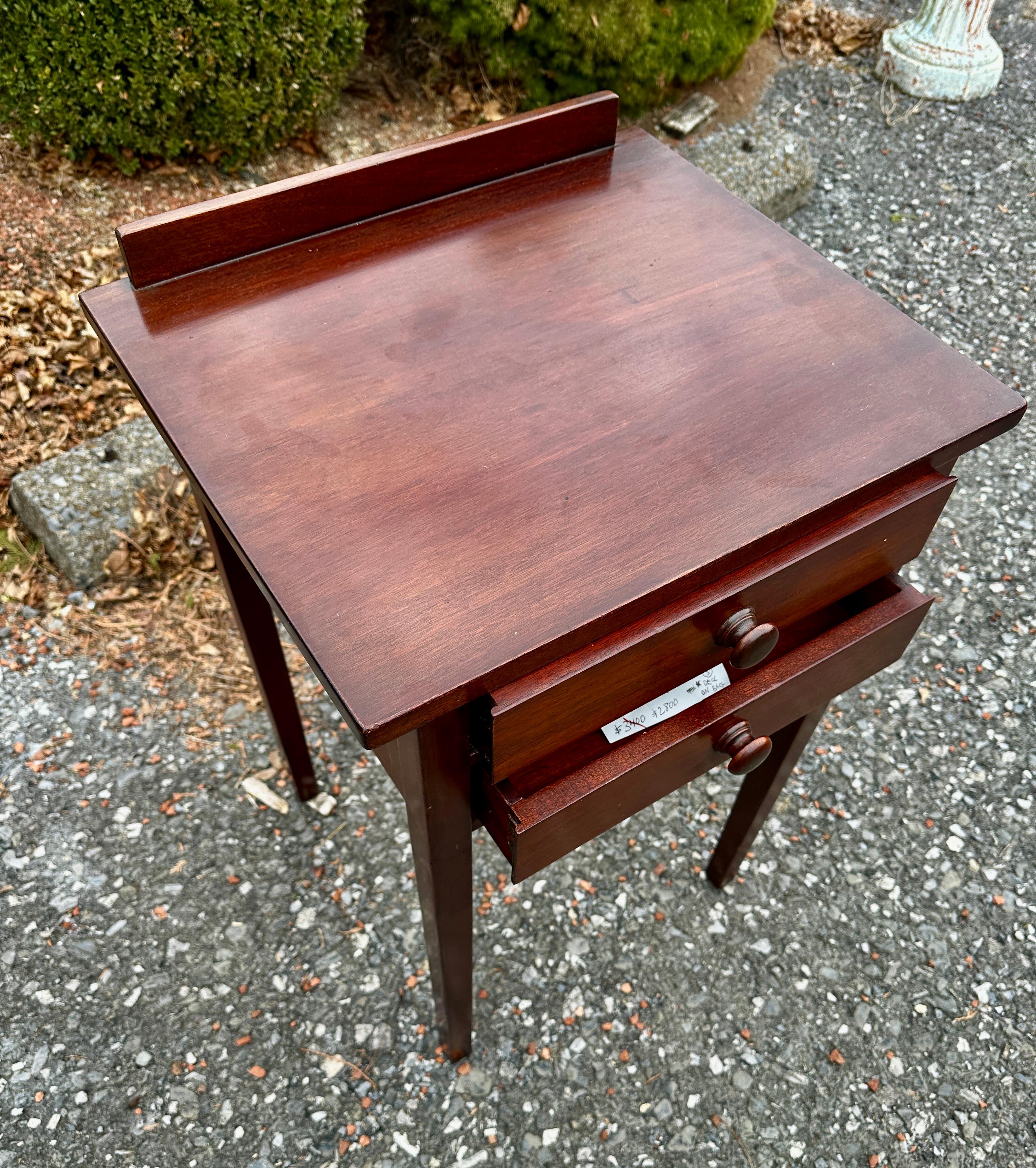 Stand Arts & Crafts con cassetto di Gustav Stickley - decalcomania rossa - W7958   VENDITA in vendita 7