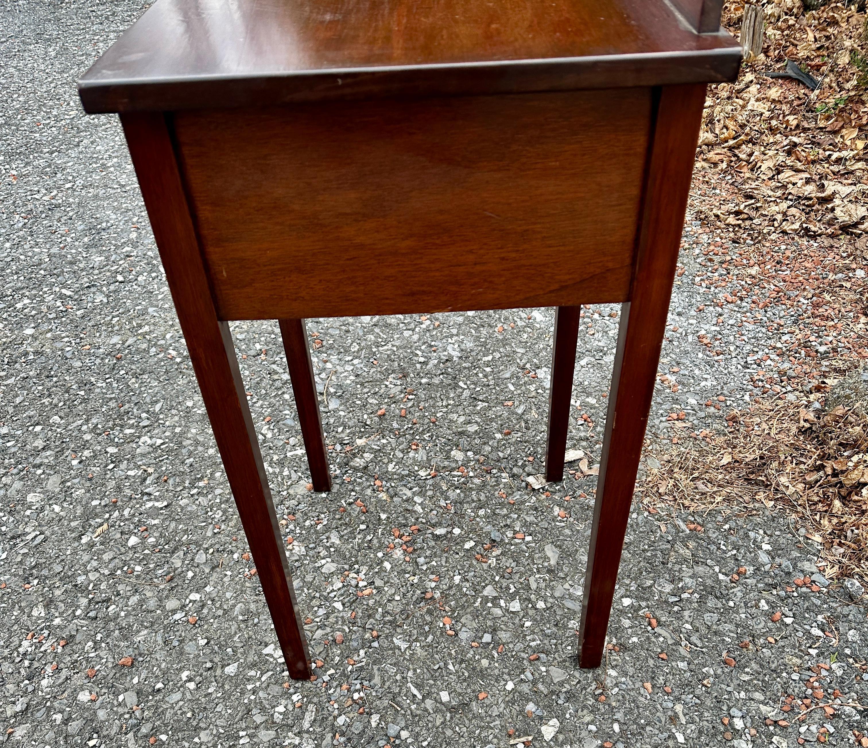 Stand Arts & Crafts con cassetto di Gustav Stickley - decalcomania rossa - W7958   VENDITA in vendita 11