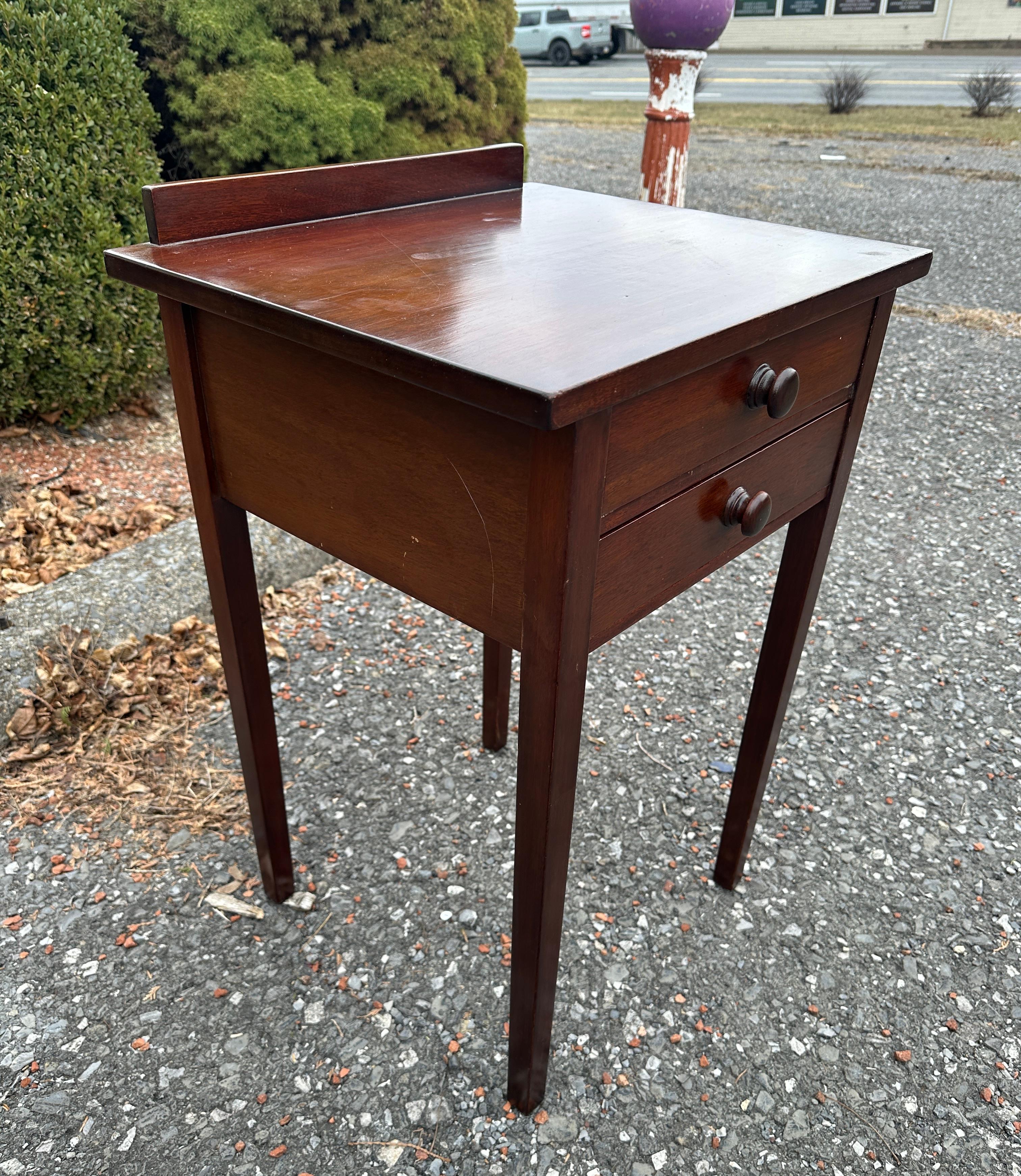Stand Arts & Crafts con cassetto di Gustav Stickley - decalcomania rossa - W7958   VENDITA in vendita 12