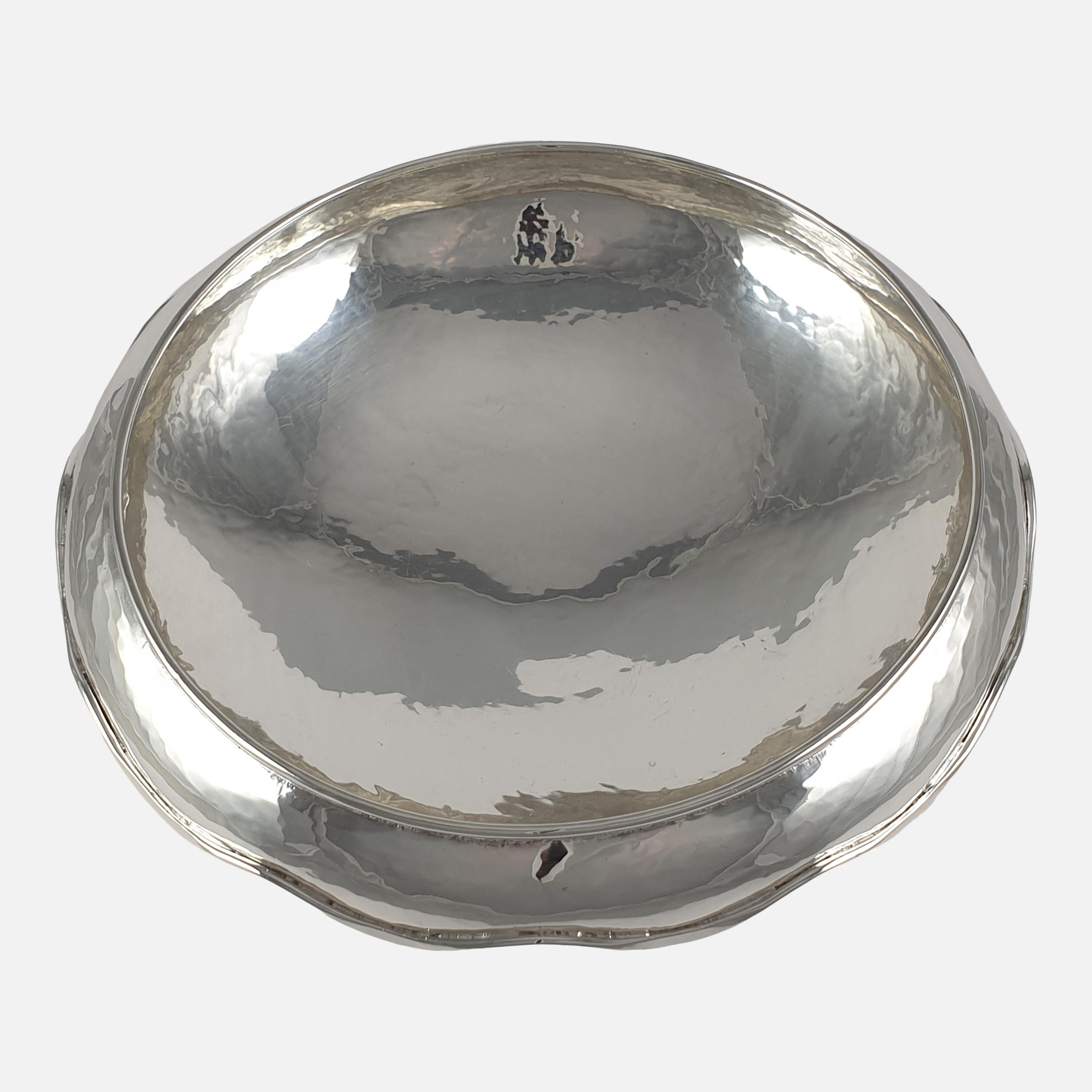 Arts & Crafts Sterling Silver Bowl, Omar Ramsden, London, 1928 In Good Condition For Sale In Glasgow, GB