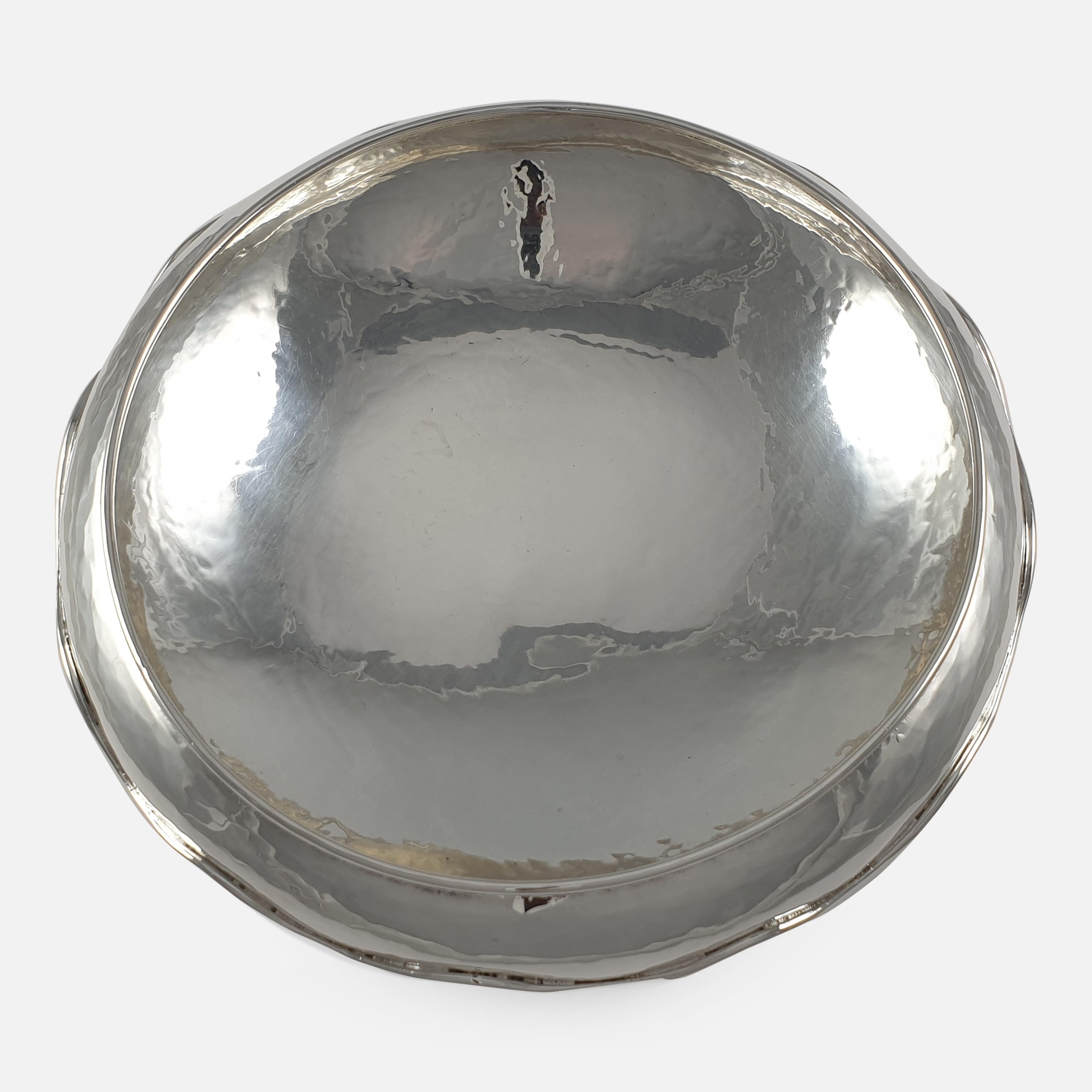 Early 20th Century Arts & Crafts Sterling Silver Bowl, Omar Ramsden, London, 1928 For Sale