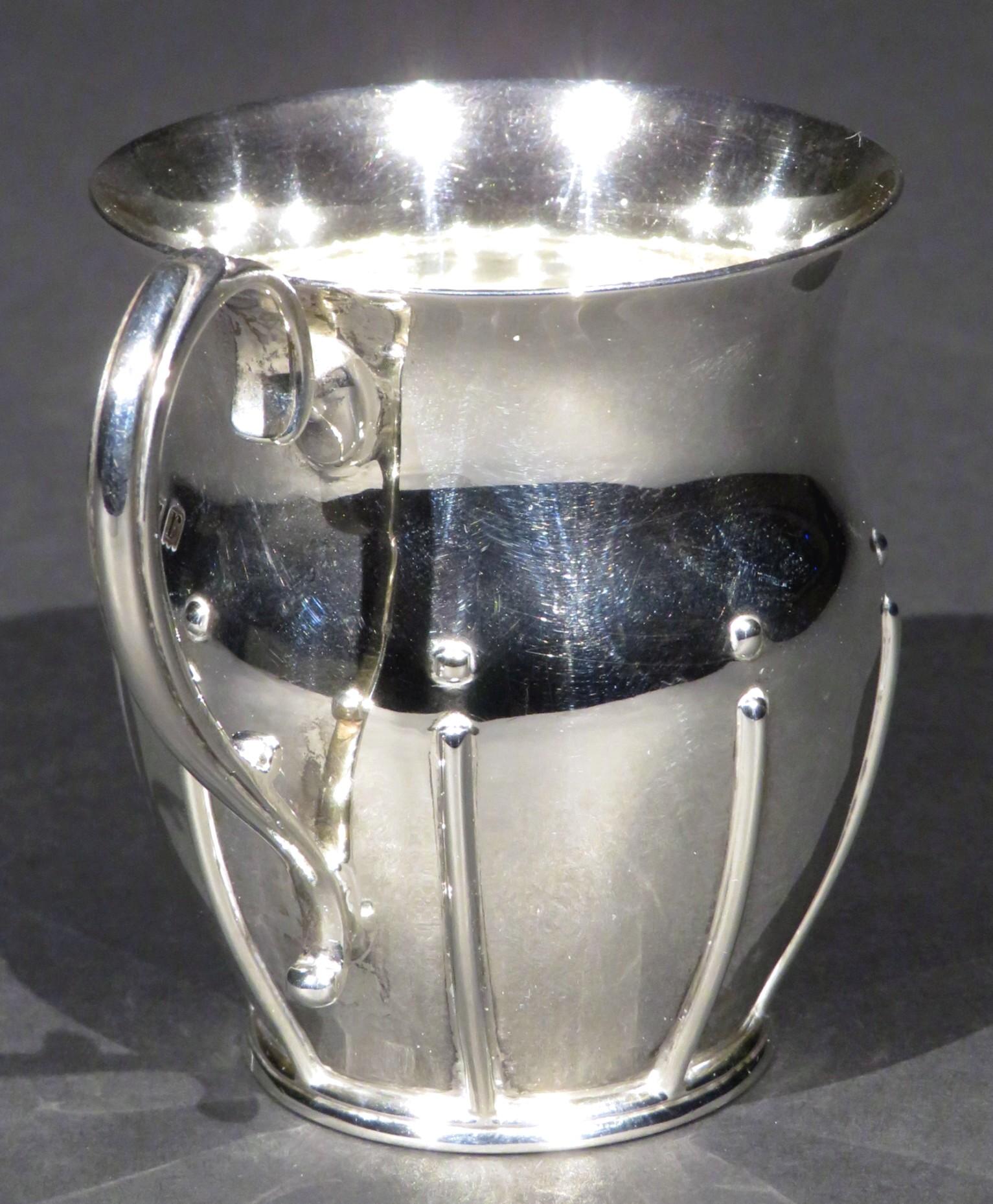 Arts & Crafts Sterling Silver Christening Mug, Hallmarked London 1912 In Good Condition For Sale In Ottawa, Ontario