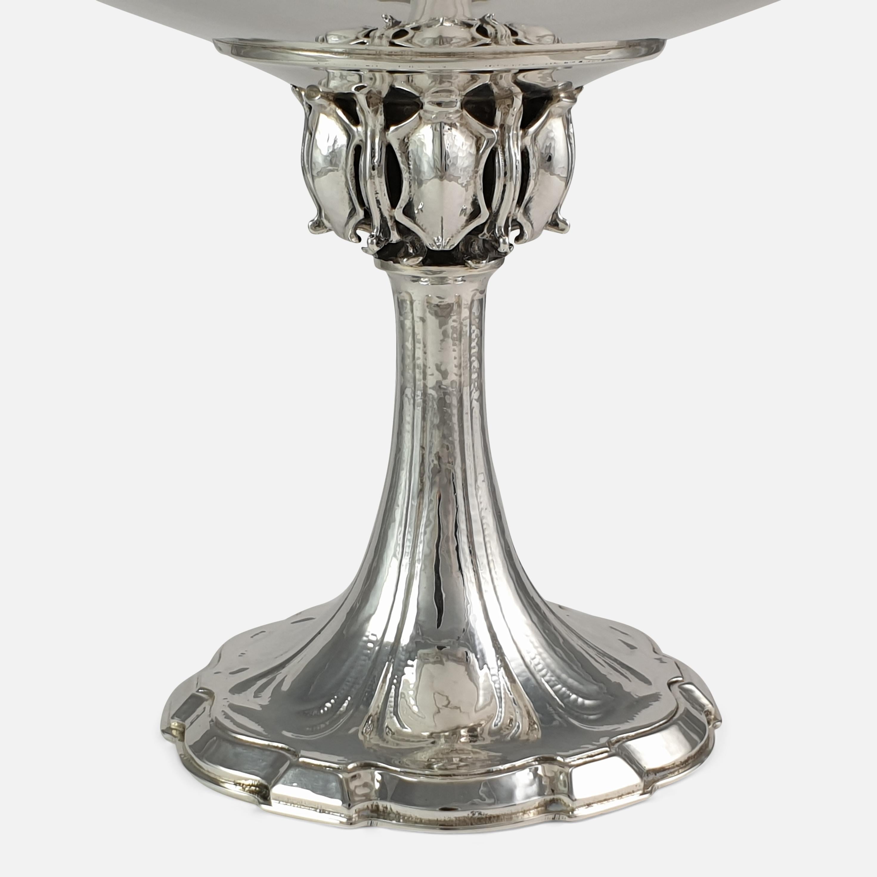 Arts & Crafts Sterling Silver Tazza, Omar Ramsden, London, 1926 For Sale 4