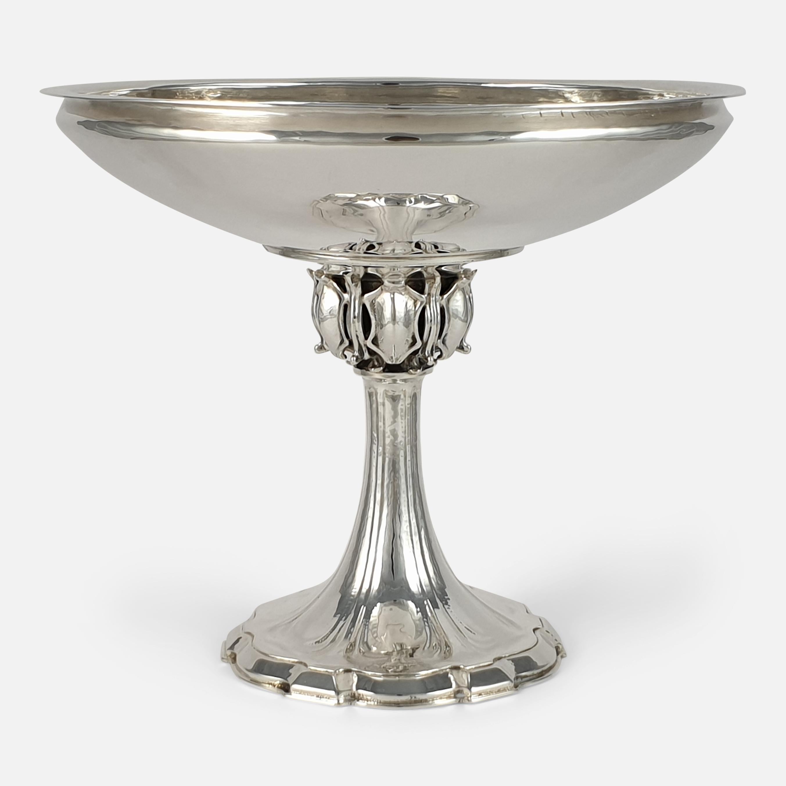 Arts & Crafts Sterling Silver Tazza, Omar Ramsden, London, 1926 For Sale 6