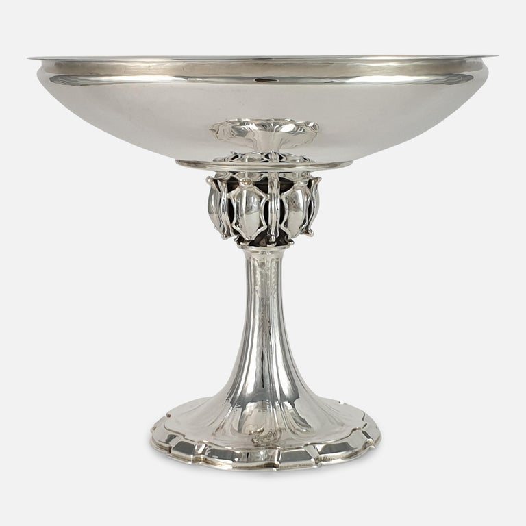 British Arts & Crafts Sterling Silver Tazza, Omar Ramsden, London, 1926 For Sale