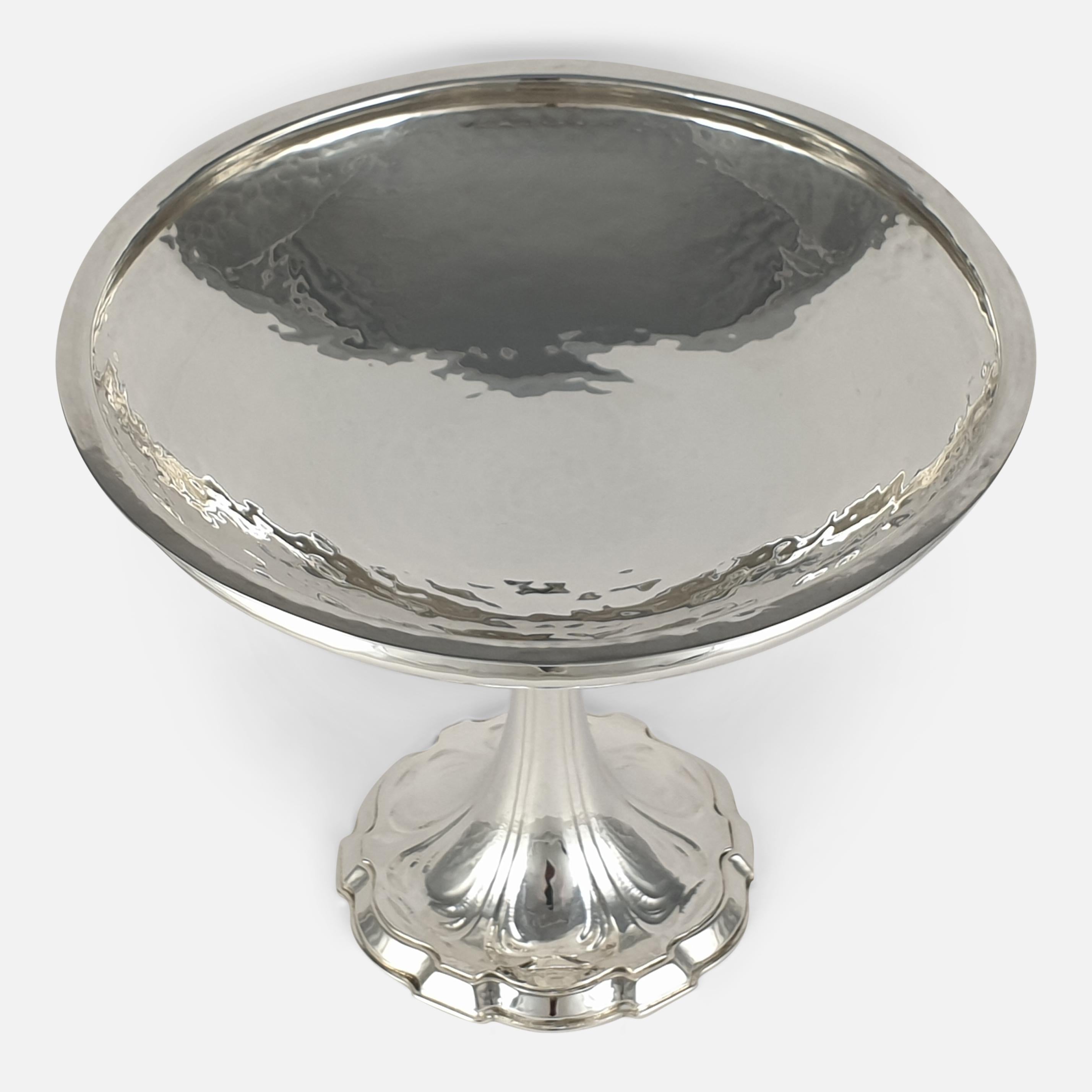 Arts & Crafts Sterling Silver Tazza, Omar Ramsden, London, 1926 In Good Condition For Sale In Glasgow, GB