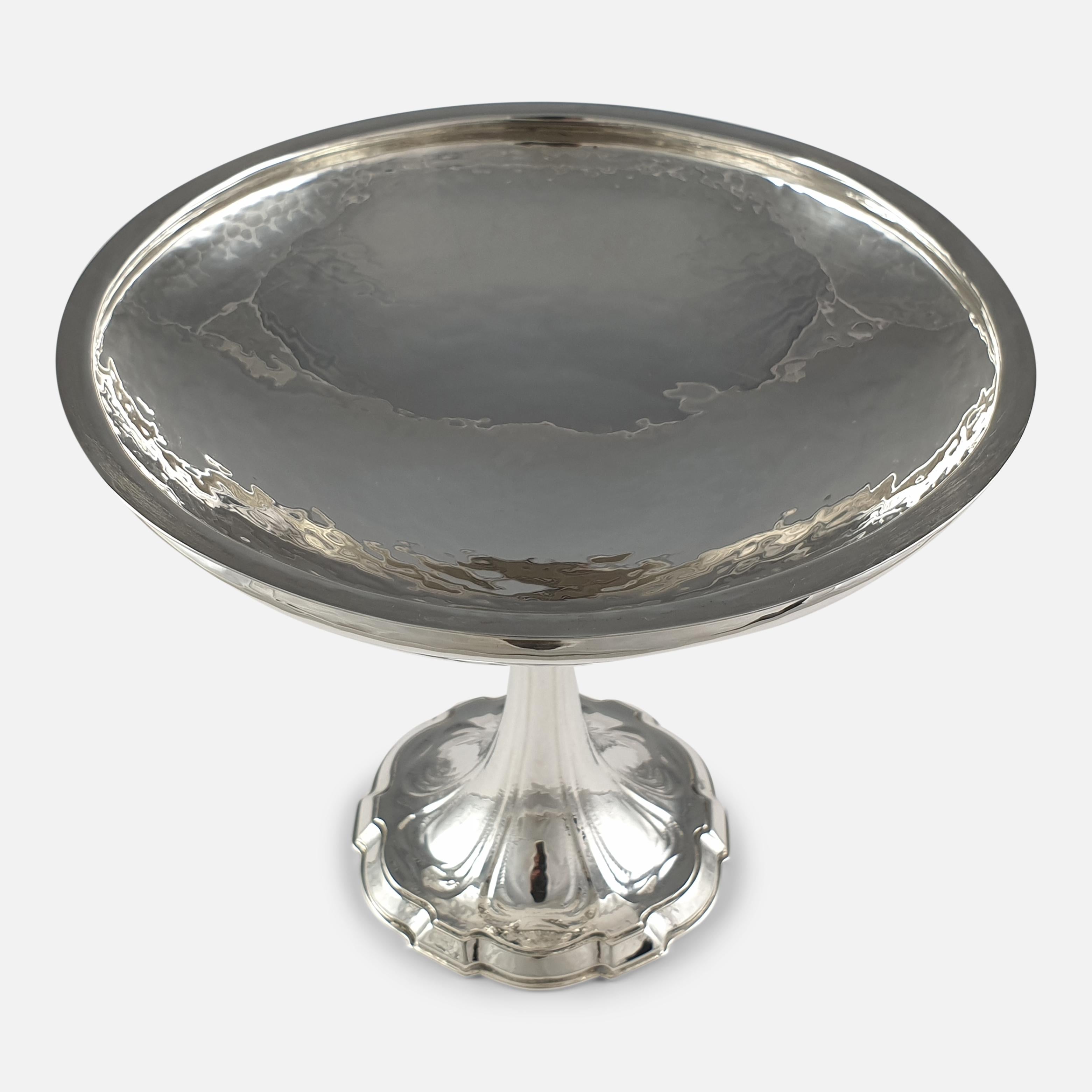 Early 20th Century Arts & Crafts Sterling Silver Tazza, Omar Ramsden, London, 1926 For Sale